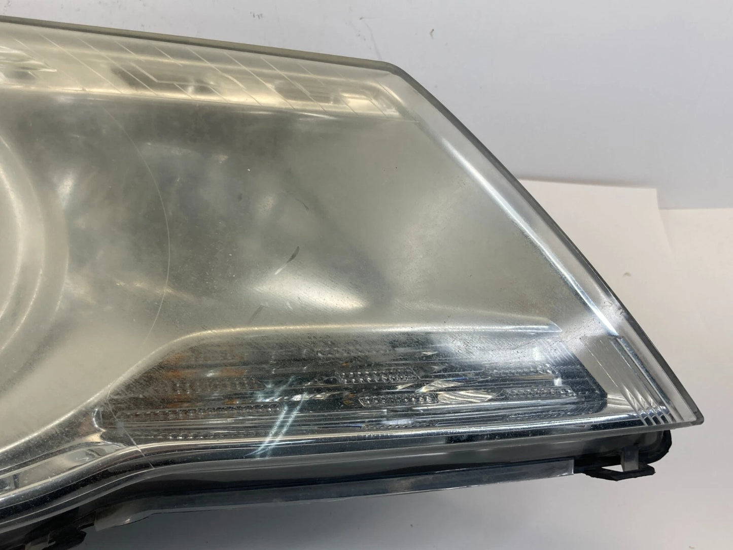 2009-2014 VW ROUTAN FRONT RIGHT PASSENGER SIDE HEADLIGHT HEADLAMP 05113438AD OEM