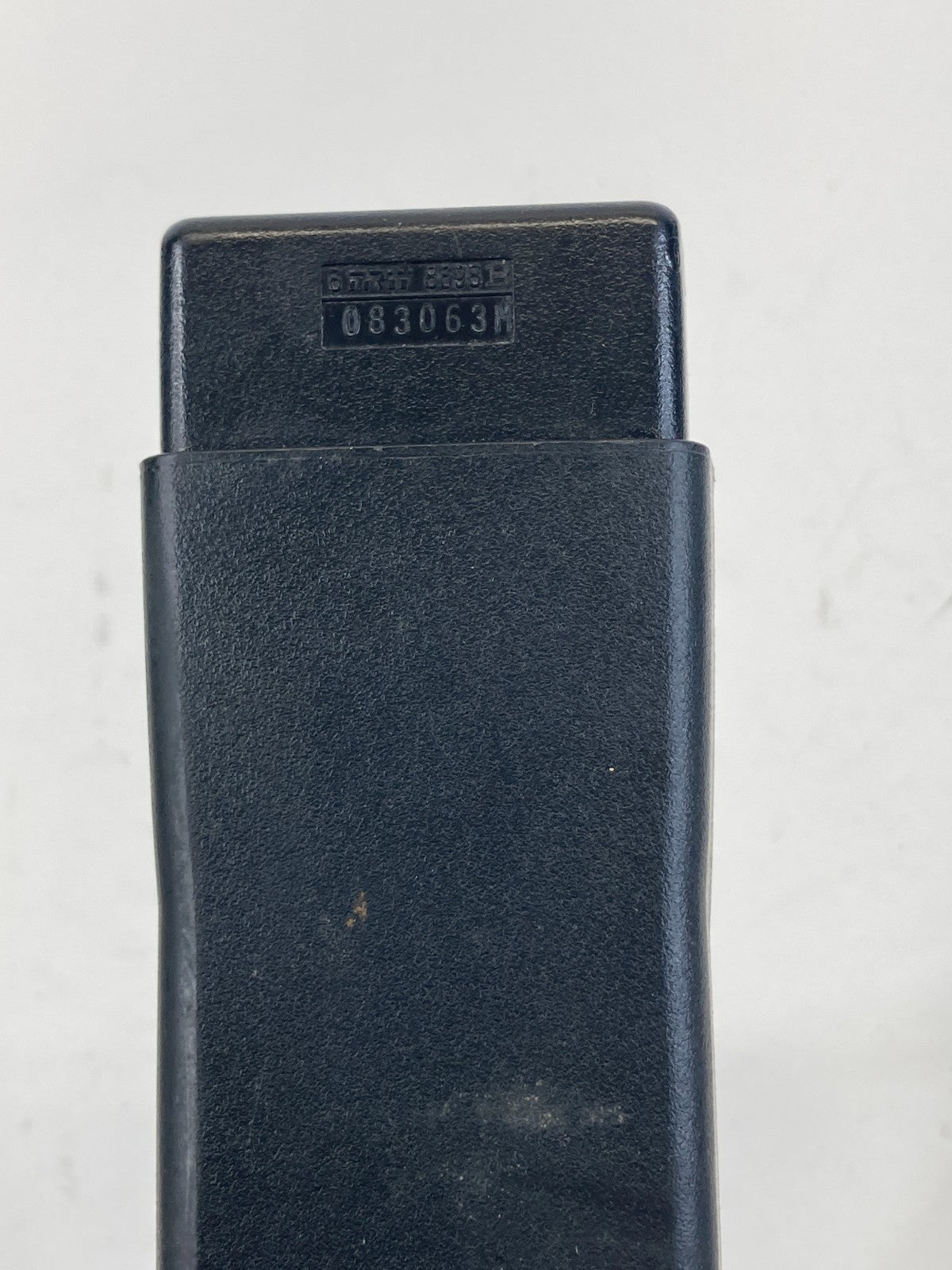 07 08 09 10 11 12 13 14 GMC Yukon Front Left Driver Side Seat Belt Buckle OEM