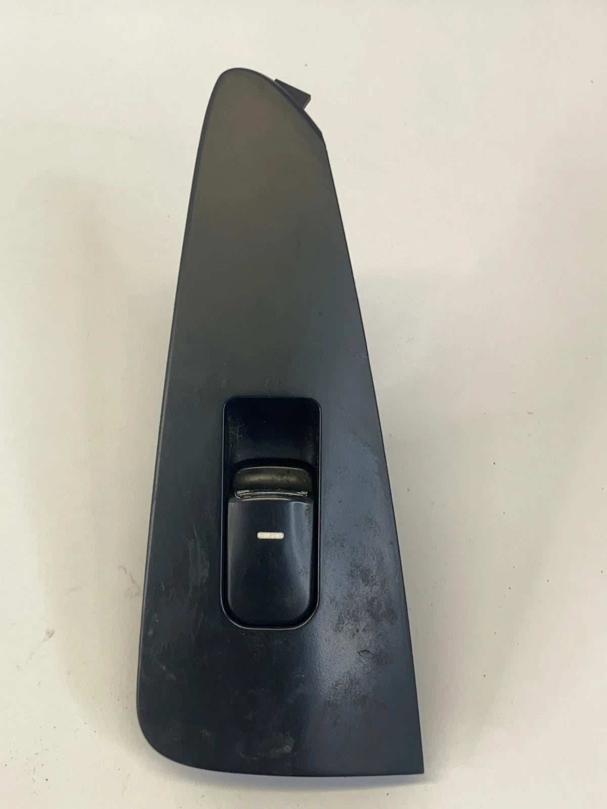 2010-2013 KIA FORTE REAR RIGHT PASSENGER POWER WINDOW SWITCH OEM 201005754