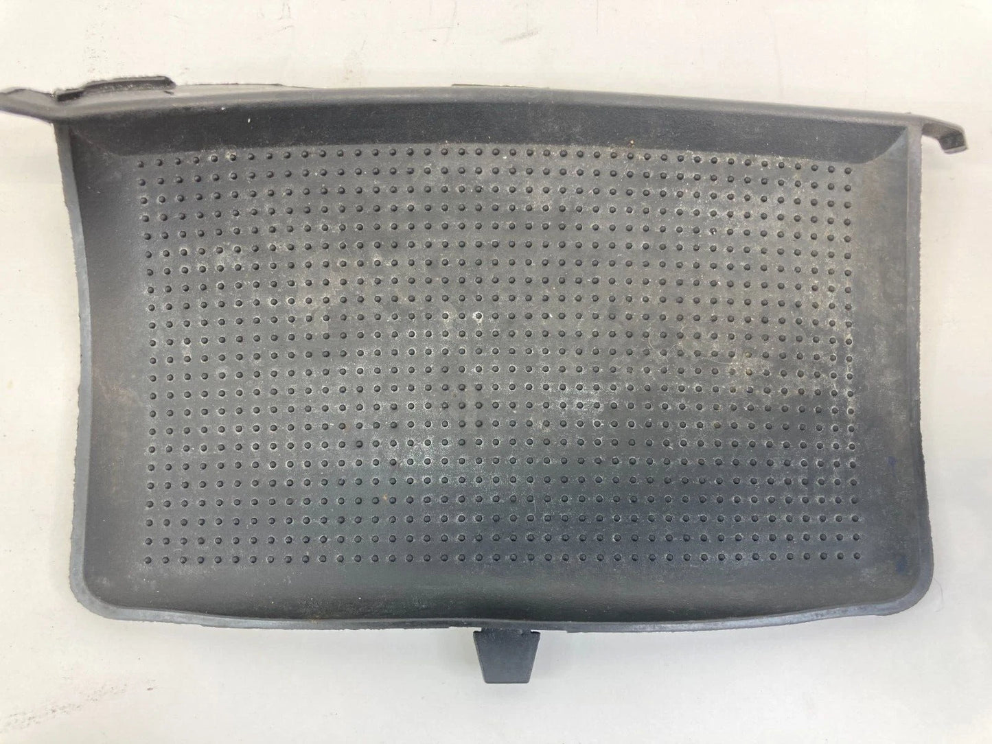 2003-2005 DODGE RAM 2500 CENTER CONSOLE BIN STORAGE MAT INSERT RUBBER 1000327AA