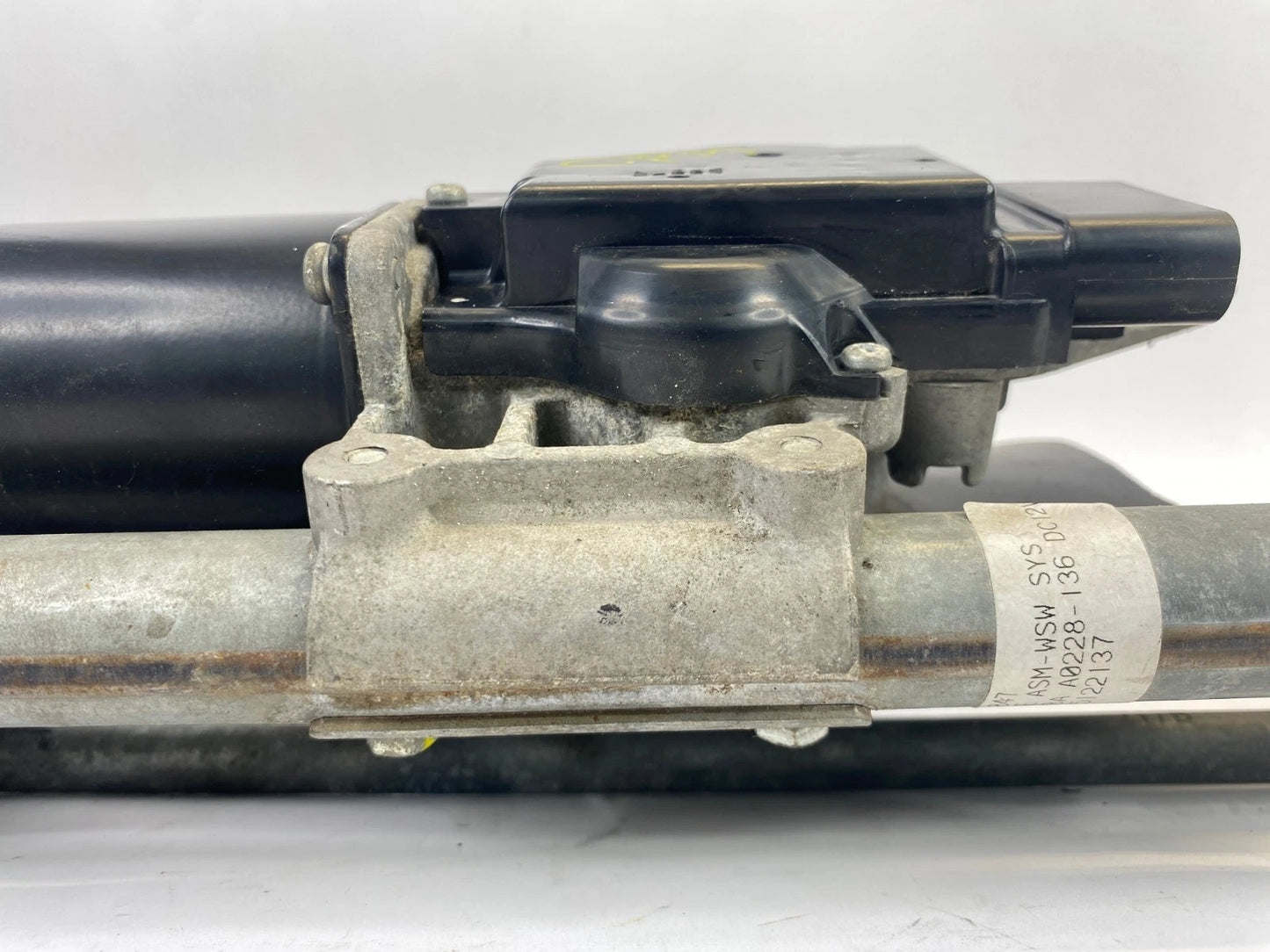 2010-2017 CHEVROLET EQUINOX FR WINDSHIELD WIPER MOTOR TRANSMISSION OEM 84241847