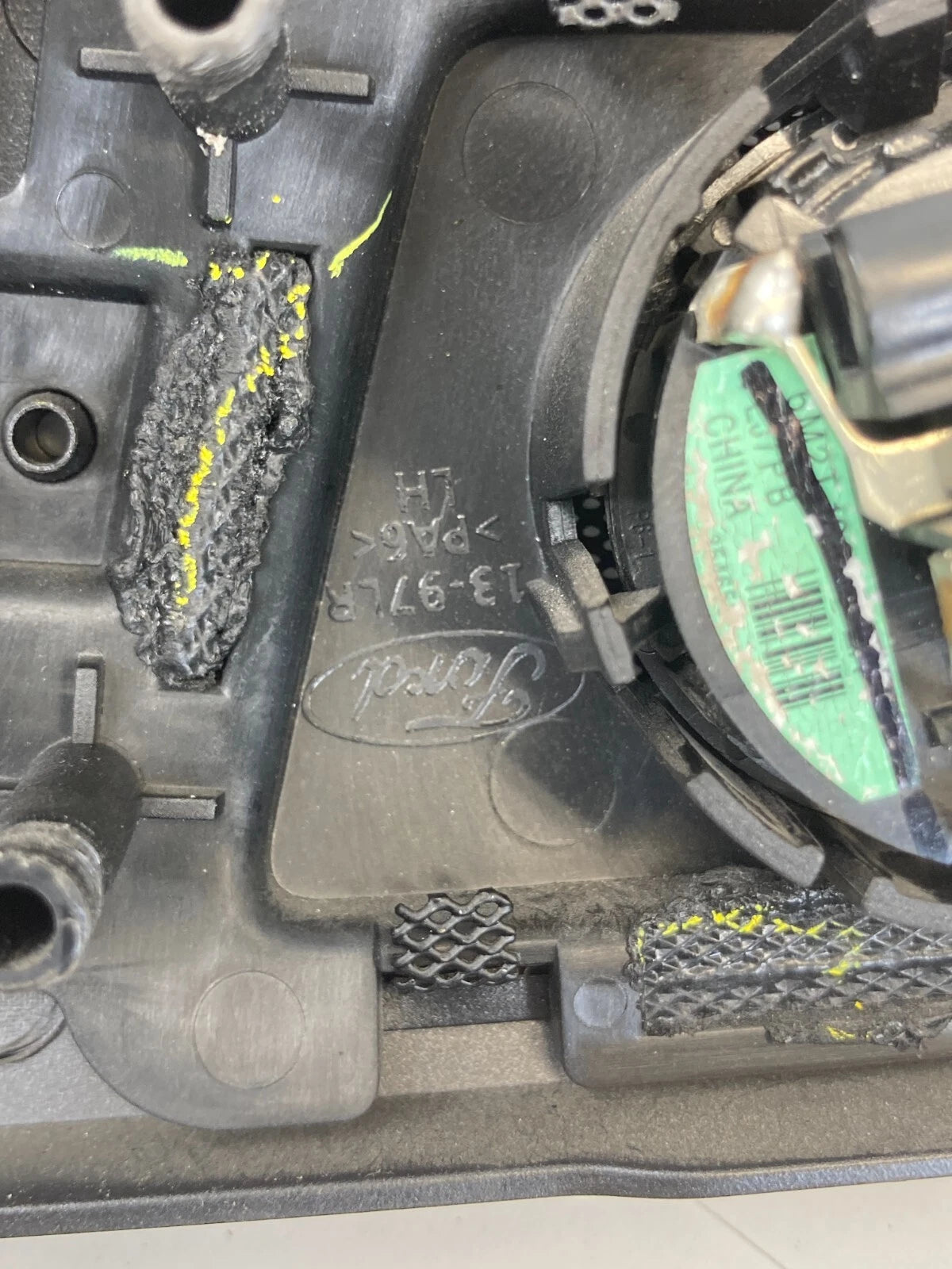 2017-2020 FORD FUSION REAR LEFT BACK SIDE INTERIOR DOOR HANDLE W/ TWEETER OEM