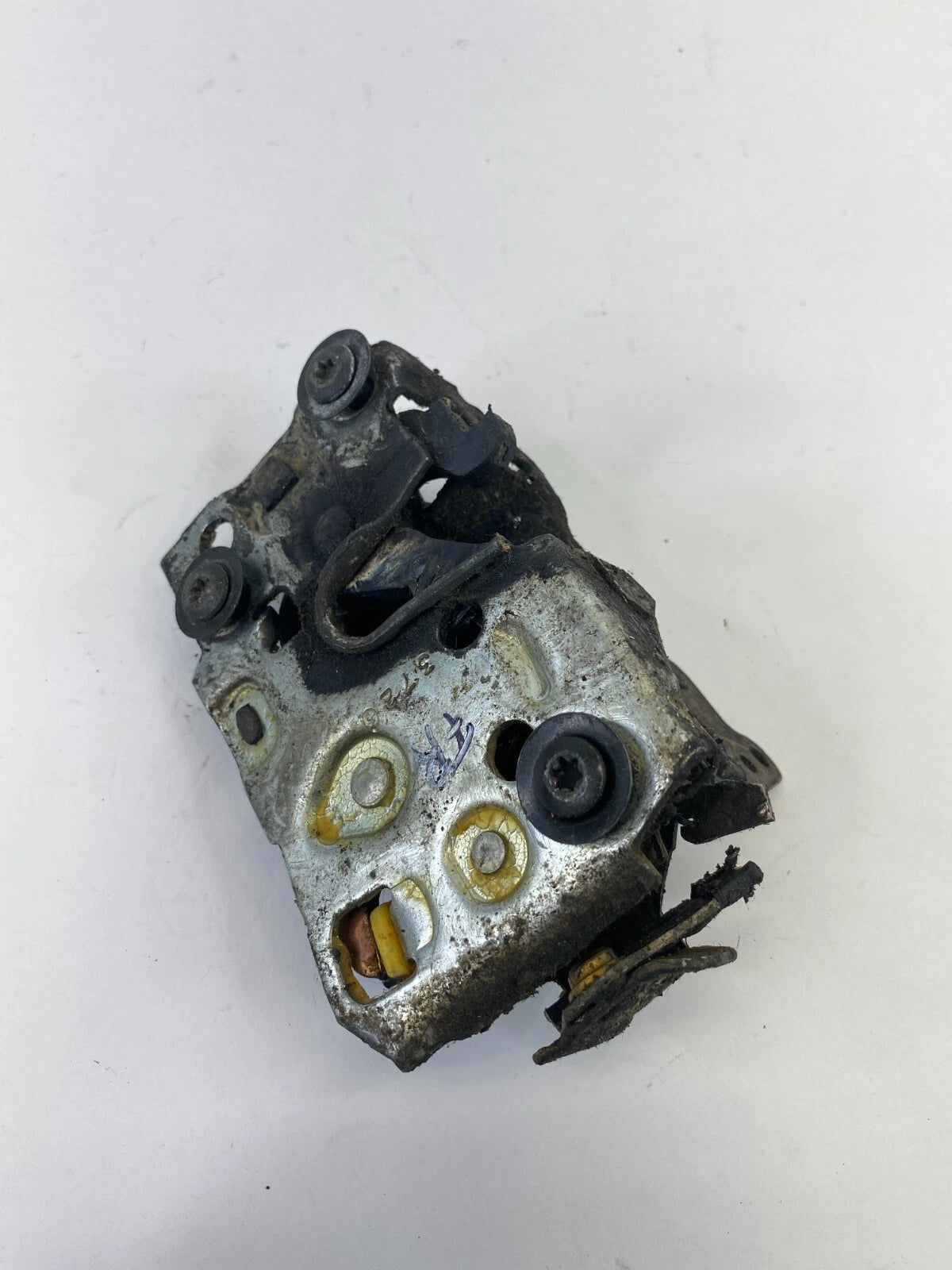 1999 2000 CADILLAC ESCALADE FRONT RIGHT PASSENGER DOOR LOCK LATCH ASSEMBLY FR RH
