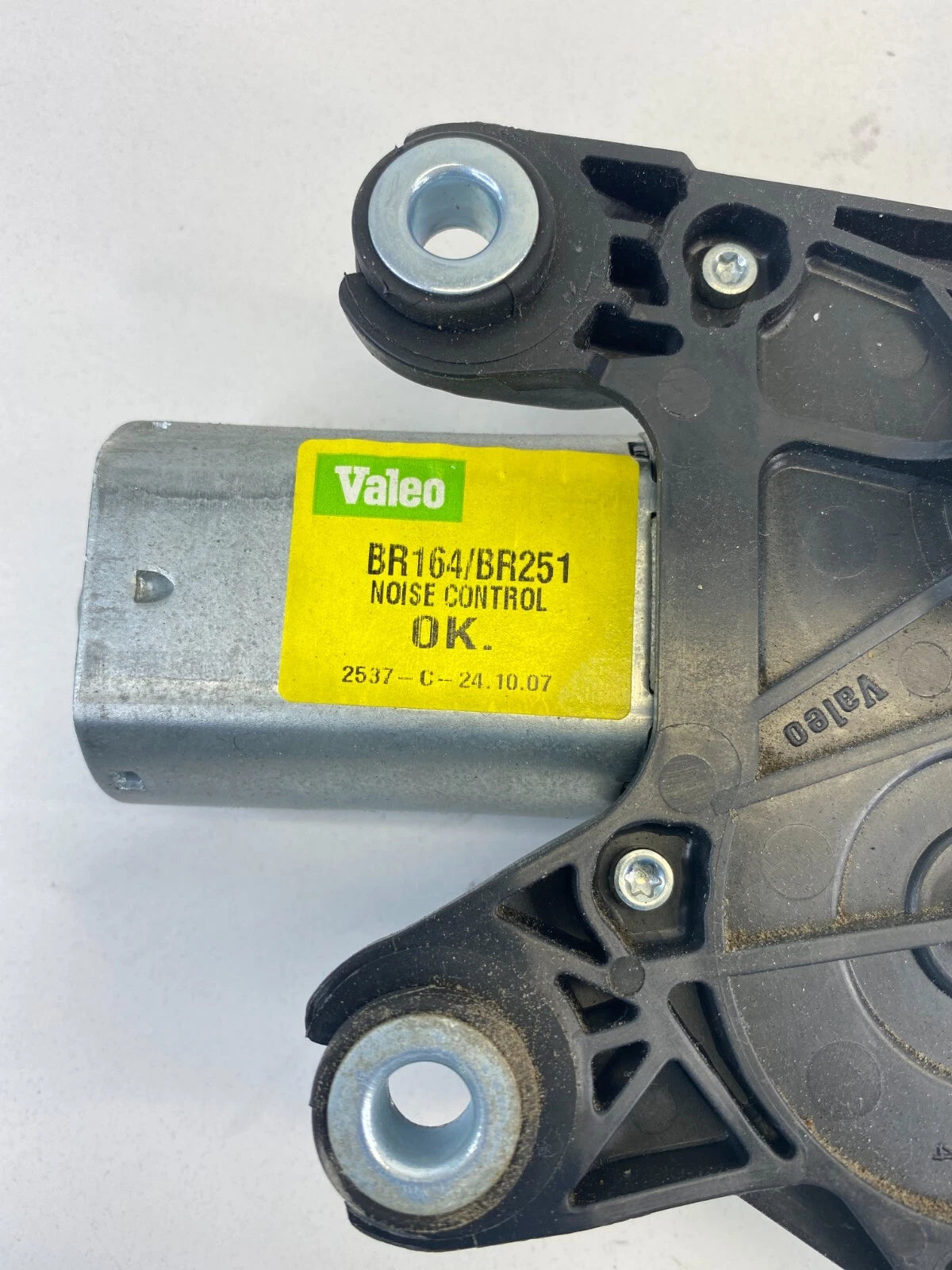 2006-2012 MERCEDES-BENZ R350 REAR GLASS WINDSHIELD WIPER MOTOR A2518200042 OEM