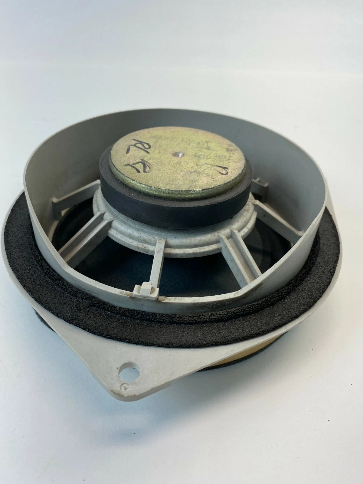 2003-2005 TOYOTA 4RUNNER REAR LEFT DRIVER DOOR AUDIO SPEAKER ASSEMBLY OEM