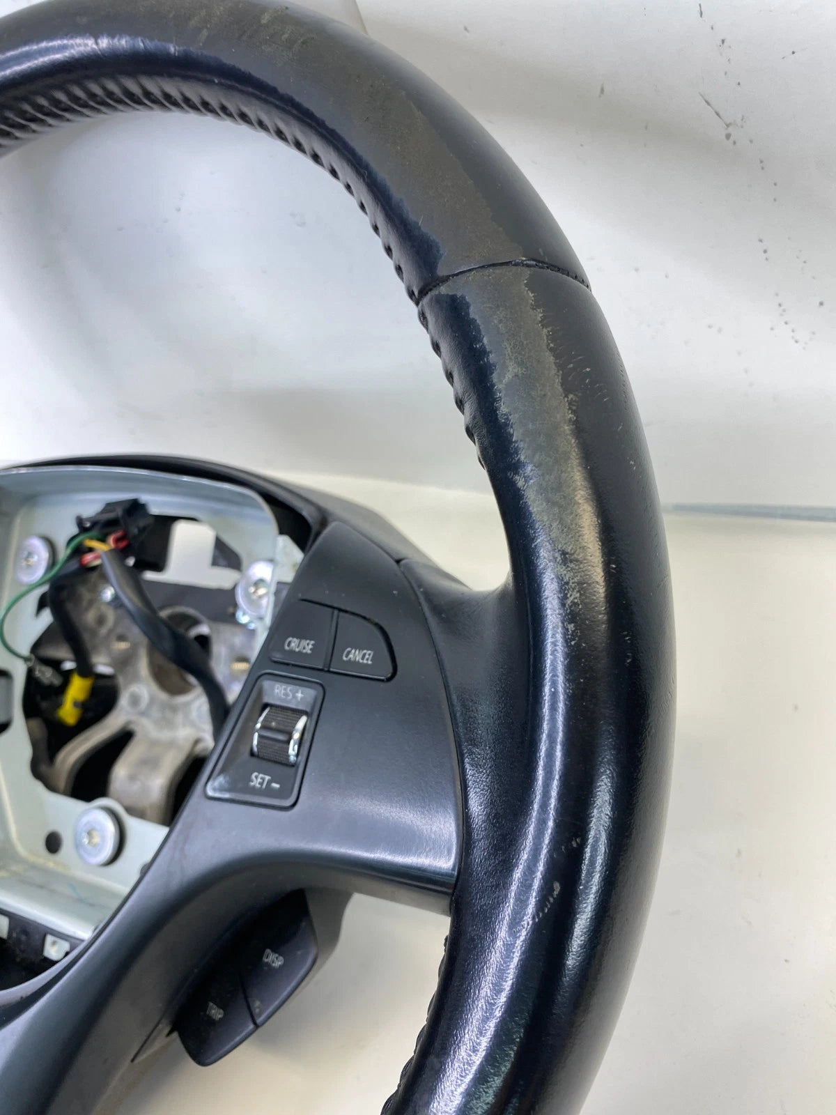2010-2013 SUZUKI KIZASHI STEERING WHEEL WITH AUDIO & CRUISE CONTROL LEATHER OEM