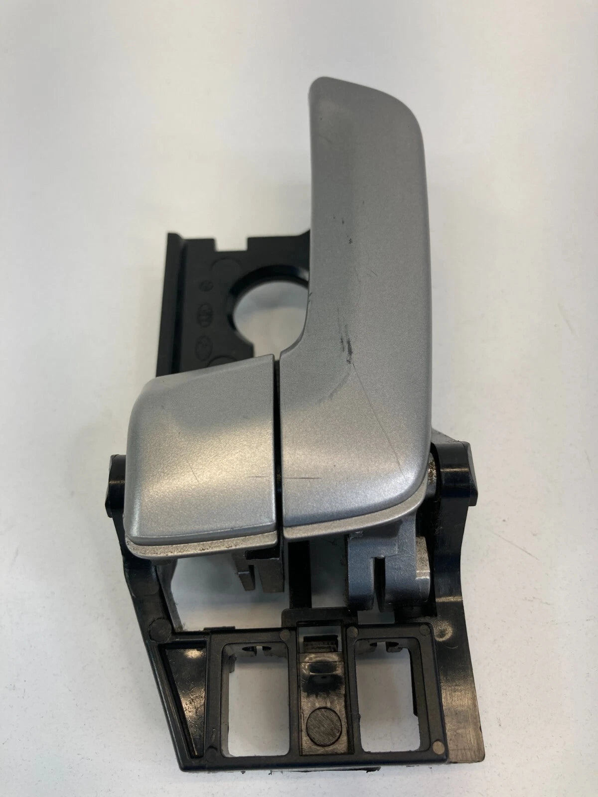 2005-2010 KIA SPORTAGE REAR LEFT SIDE INNER DOOR HANDLE SILVER OEM 82613-1F000