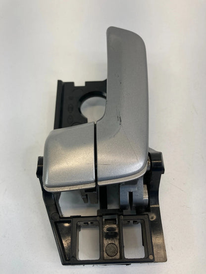 2005-2010 KIA SPORTAGE REAR LEFT SIDE INNER DOOR HANDLE SILVER OEM 82613-1F000