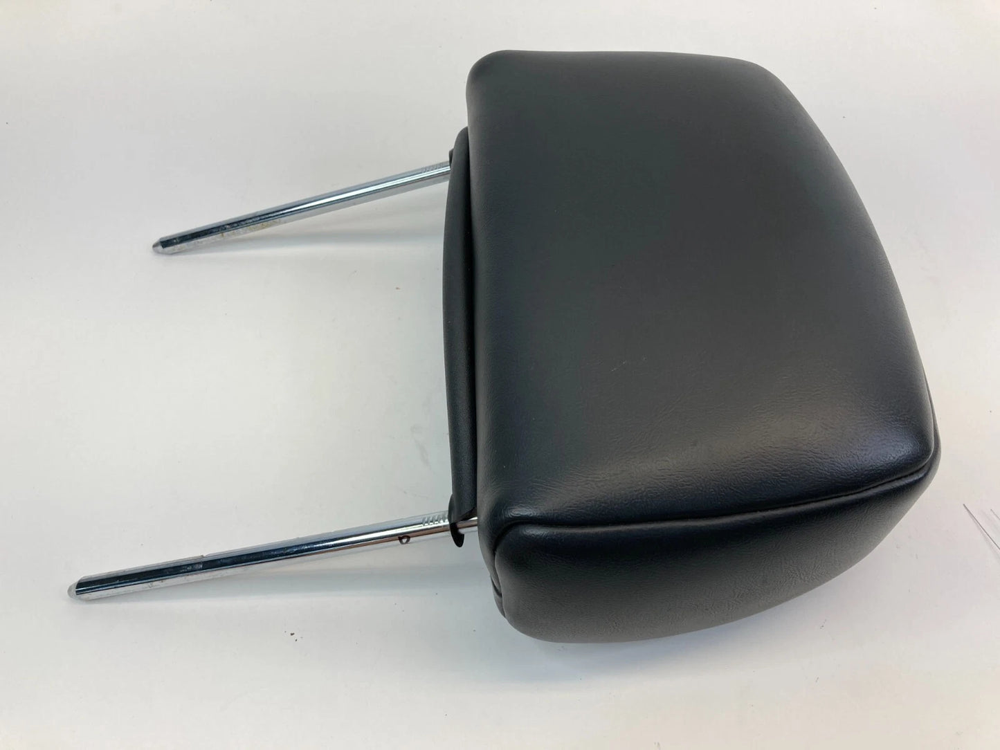 2002 02 Chevrolet Monte Carlo Front Right Passenger Side Seat Headrest Head Rest