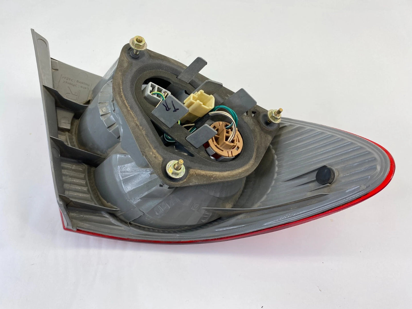 2005-2008 TOYOTA COROLLA REAR RIGHT SIDE OUTER TAIL LIGHT TAILLIGHT LAMP OEM