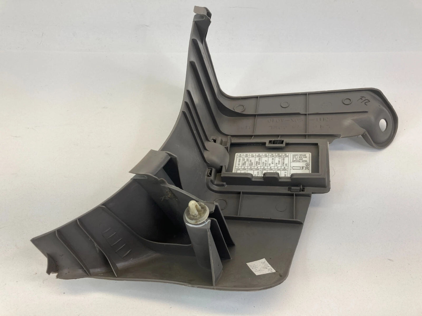 03 04 HONDA ODYSSEY FRONT RIGHT SIDE COWL BEZEL SCUFF KICK PLATE 83111-S0X-A010