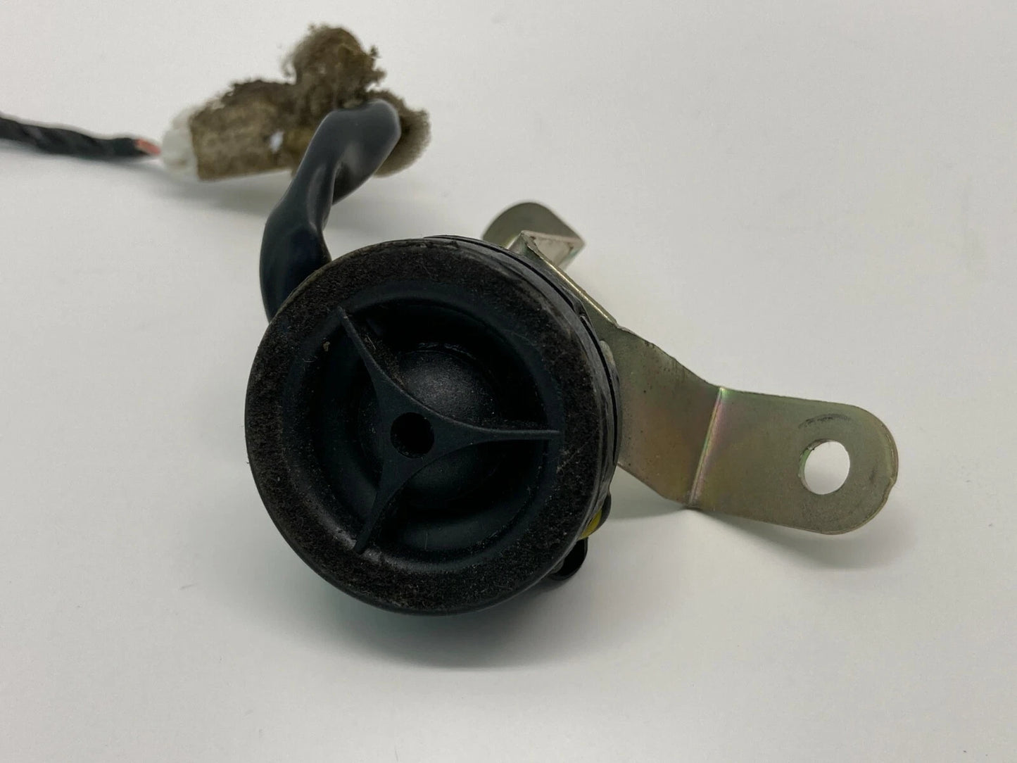 1997-2004 MITSUBISHI DIAMANTE FRONT RIGHT PASSENGER TWEETER SPEAKER MR252131 OEM