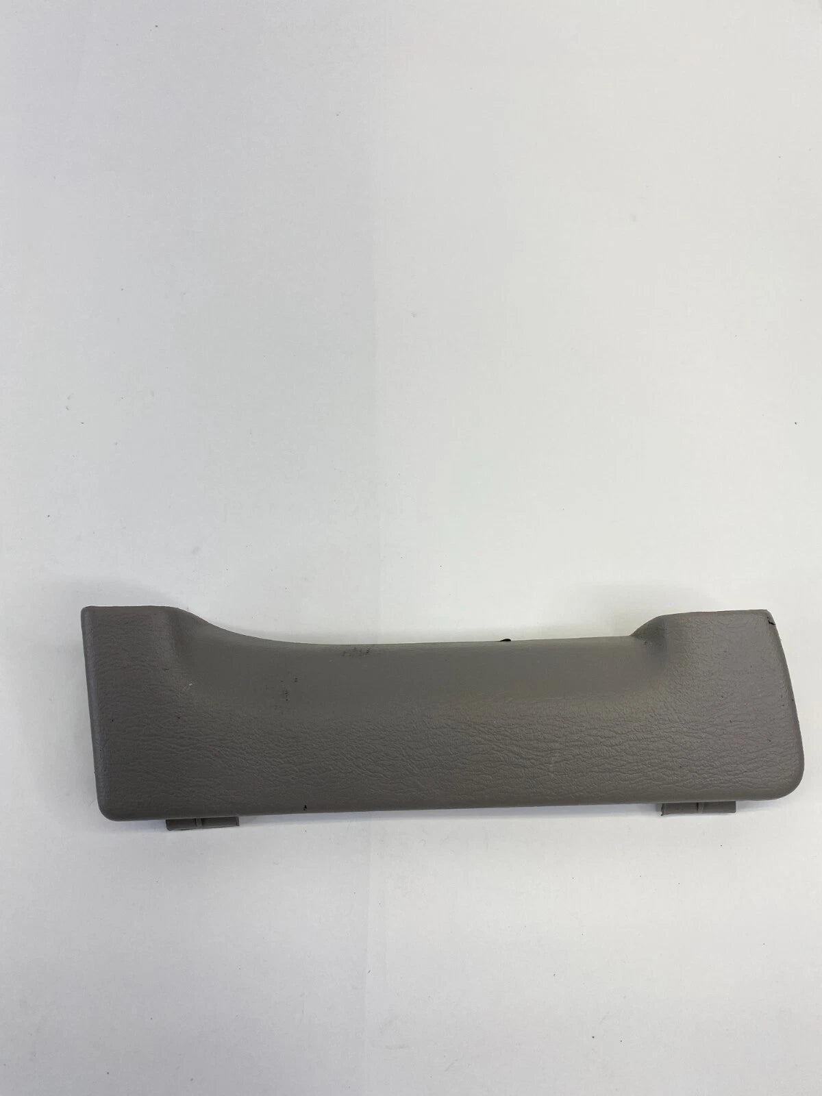 2001-2006 TOYOTA SEQUOIA REAR RIGHT B-PILLAR GRAB HANDLE TRIM COVER 74637-0C010