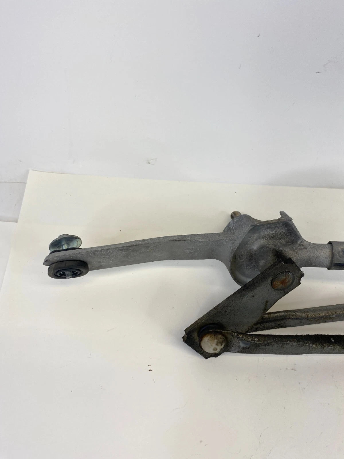 2010-2016 Buick LaCrosse Windshield Wiper Motor Transmission 20815082 OEM