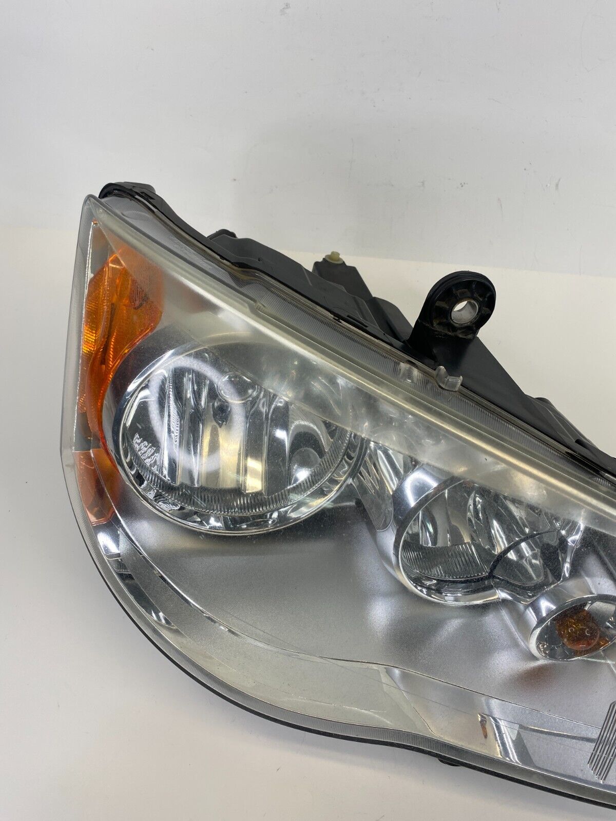 08-16 Chrysler Town & Country Right Side Headlight Headlamp Halogen 05113336AE