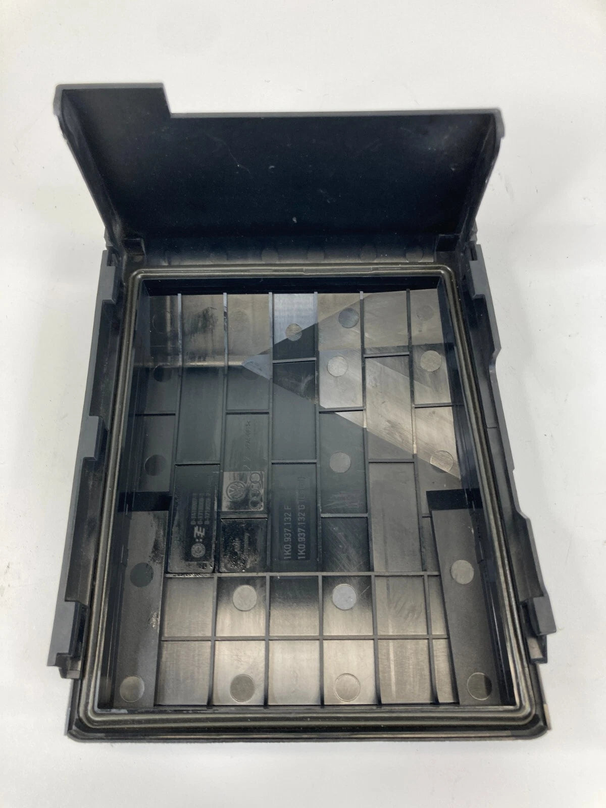 09-17 VOLKSWAGEN CC ENGINE COMPARTMENT FUSE RELAY BOX FUSE BOX COVER 1K0937132F