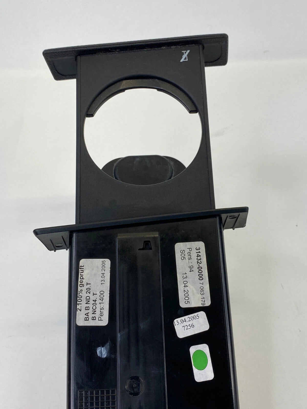 2004-2007 BMW 530I 525I DASH RIGHT PASSENGER INSERT CUP HOLDER CUPHOLDER 7063179