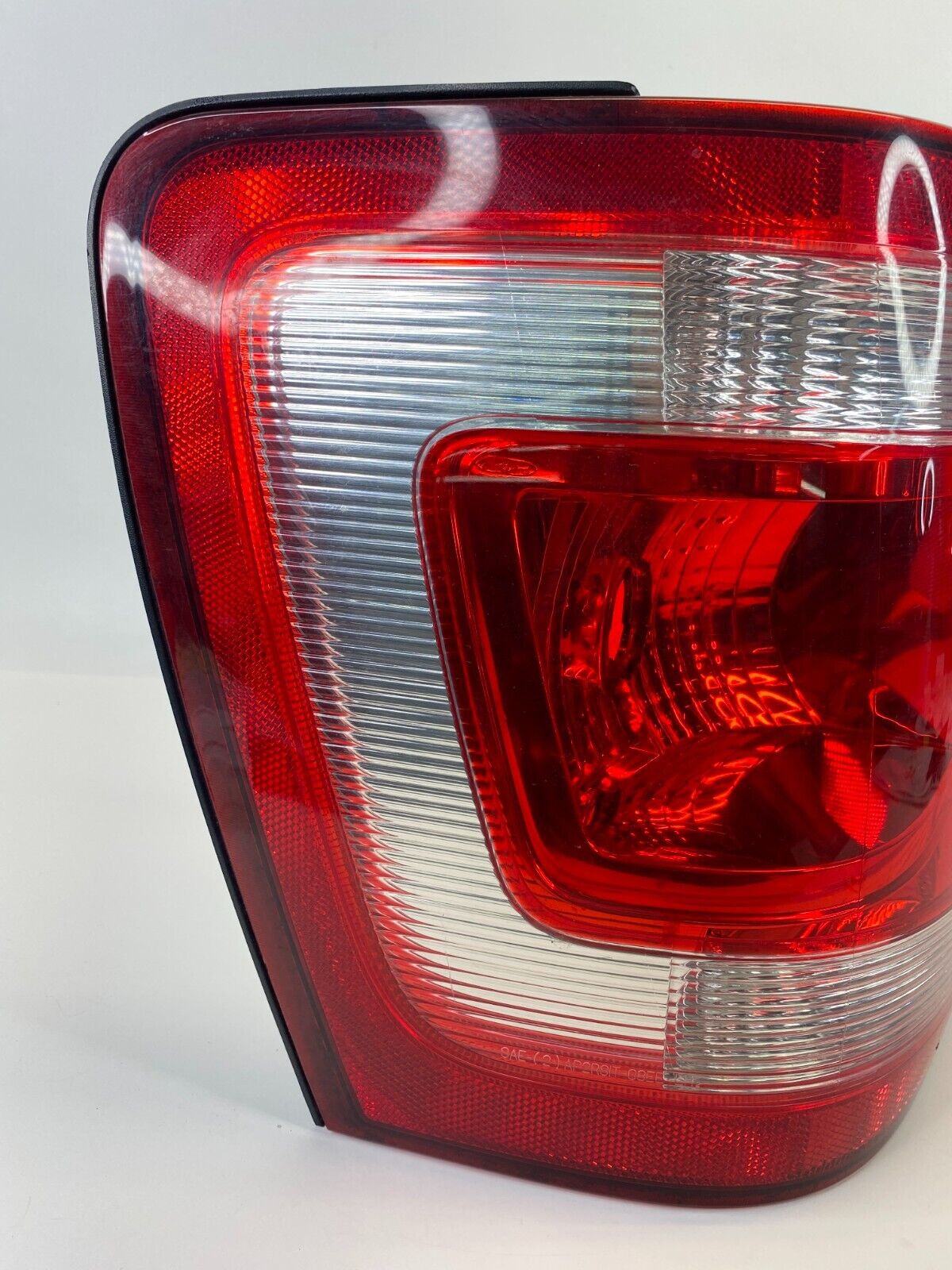 08-12 Ford Escape Rear Left Side Tail Light Taillight Taillamp 8L84-13B505-A OEM