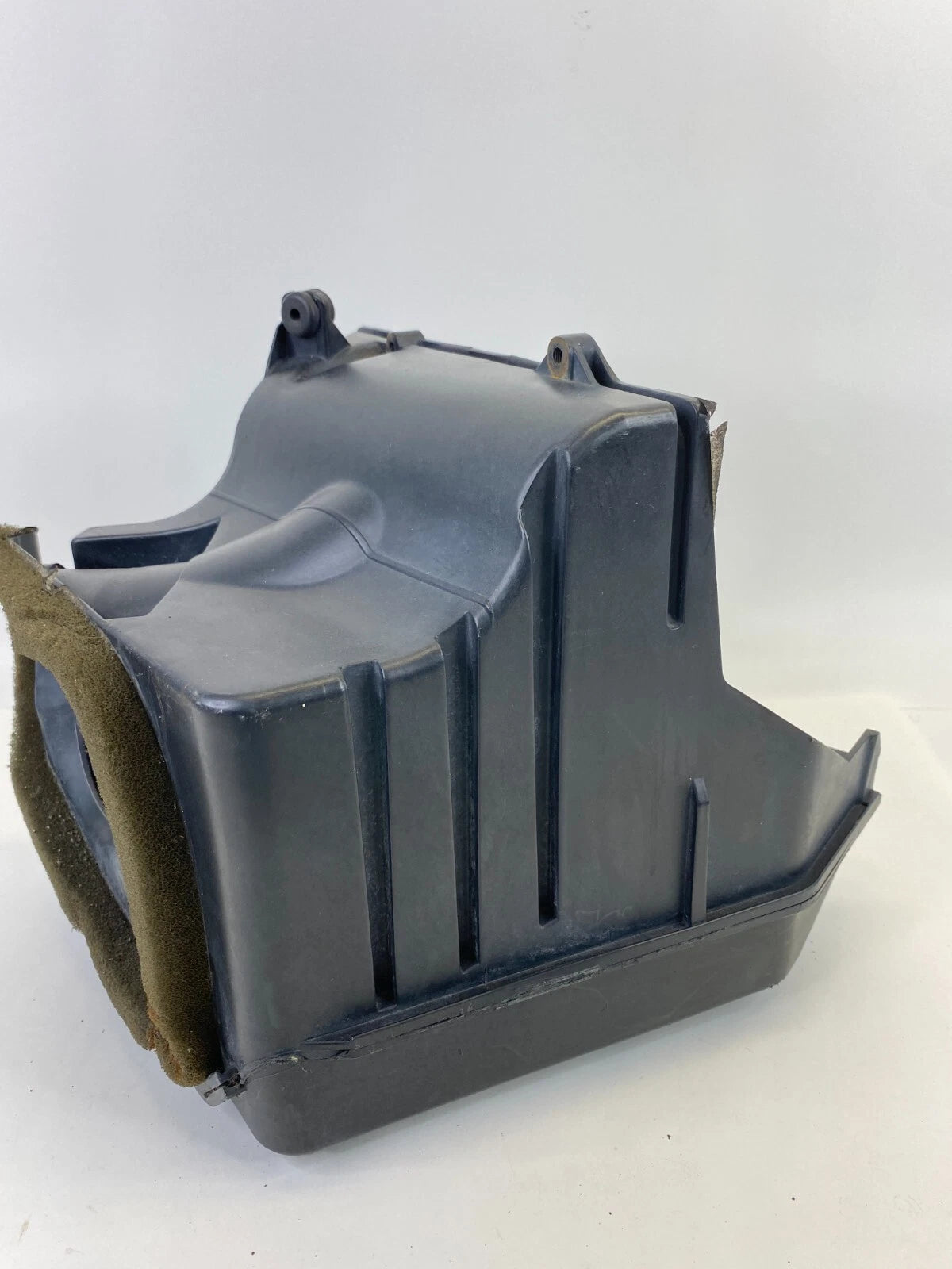 2006 2007 PONTIAC GRAND PRIX 3.8L V6 AIR CLEANER INTAKE BOX LOWER HOUSING COVER