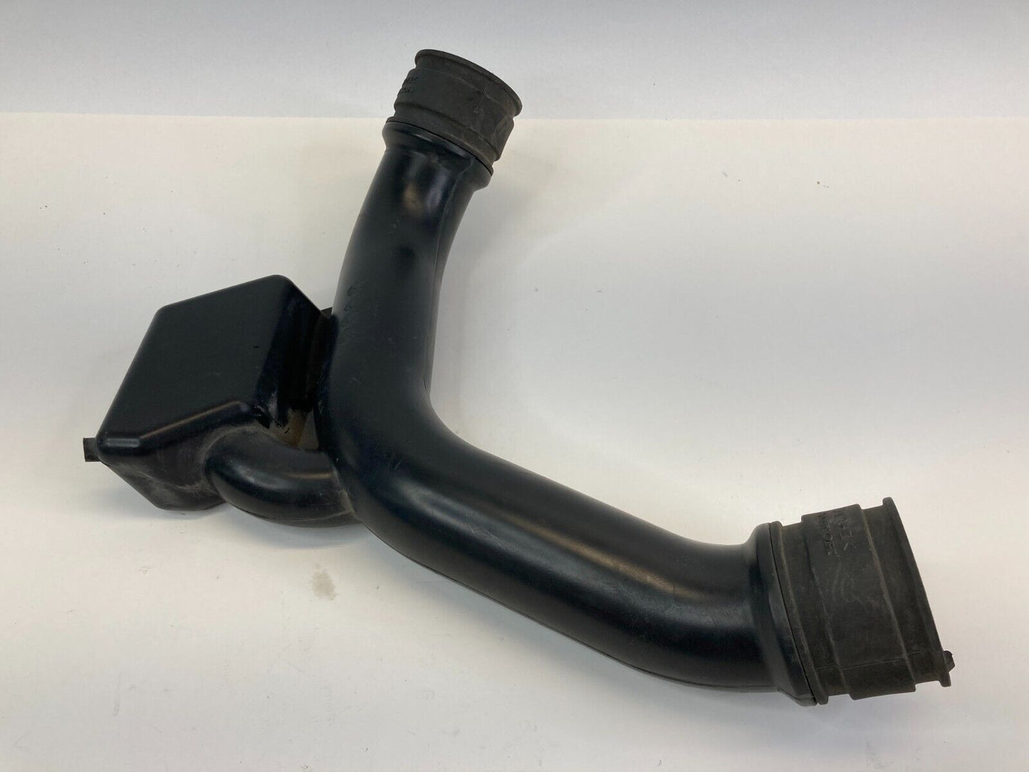 2006-2011 Honda Civic Hybrid Sedan 4DR 1.3L Air Intake Inlet Hose Resonator Tube