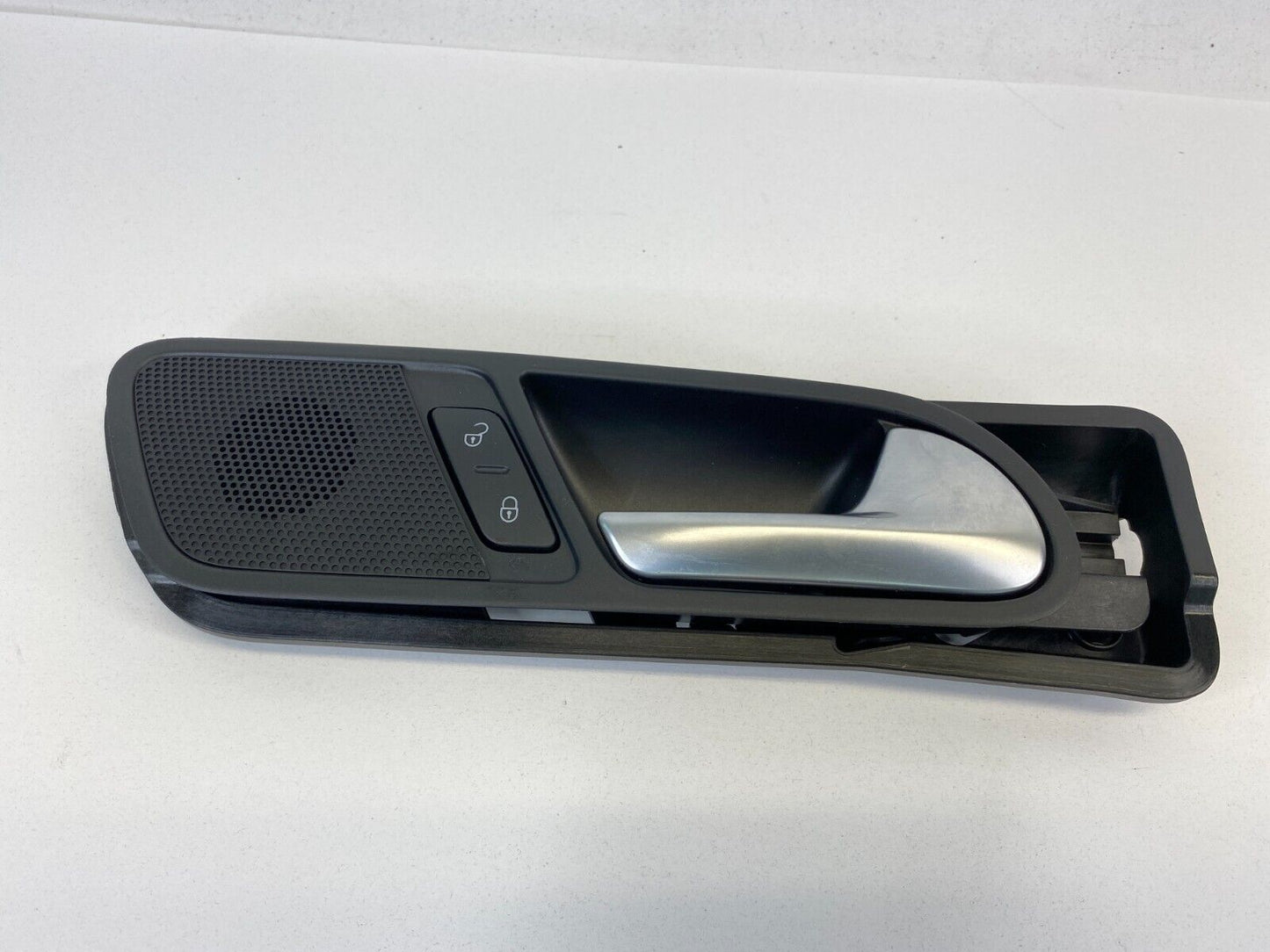 2009-2017 VW Tiguan Rear Right Side Door Inner Door Handle w Tweeter 5N0839198