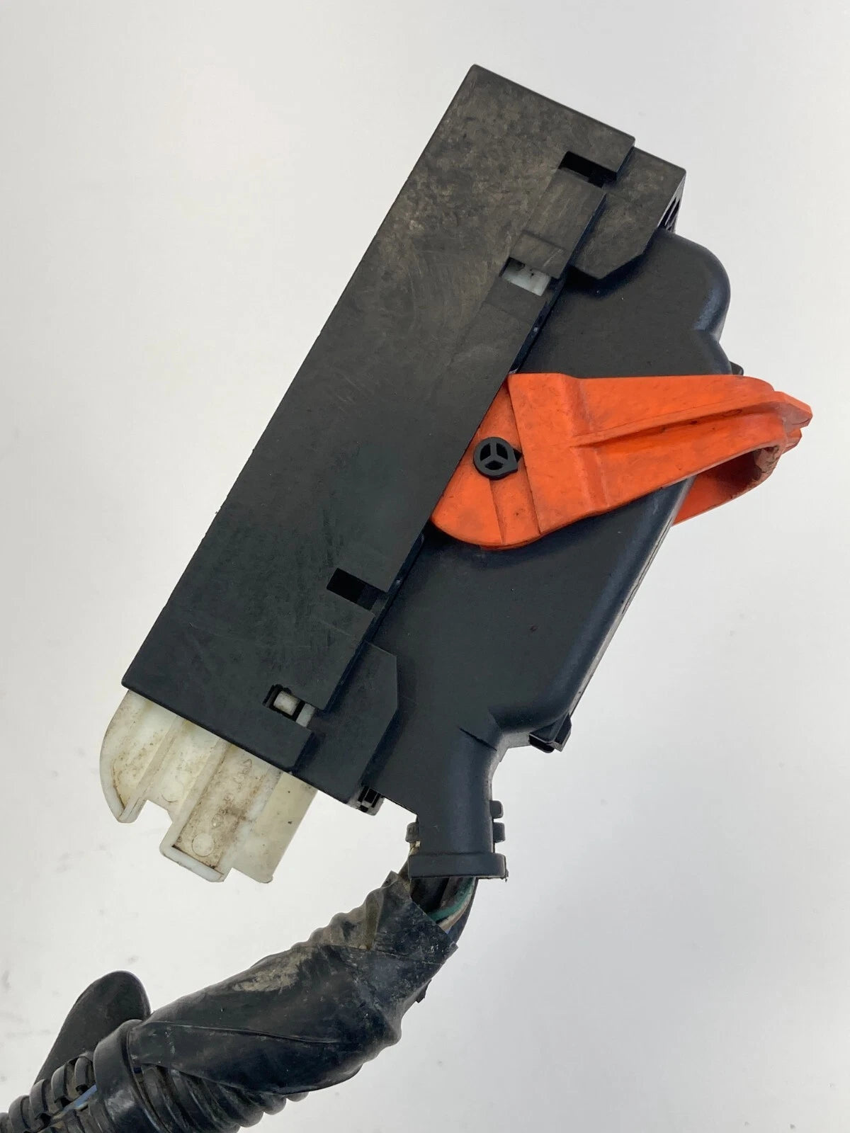 2003 2004 HONDA ACCORD A/T 3.0L ABS ANTI LOCK BRAKE MODULE CONNECTOR PLUG SOCKET