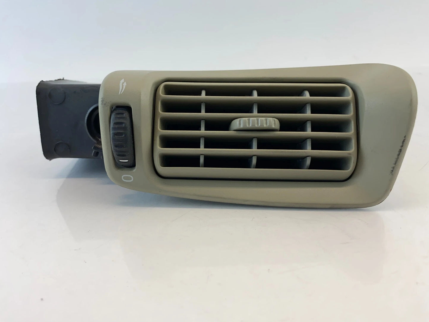 2001-2009 VOLVO S60 RIGHT SIDE B PILLAR AIR VENT GRILLE ASSEMBLY 9158449 OEM