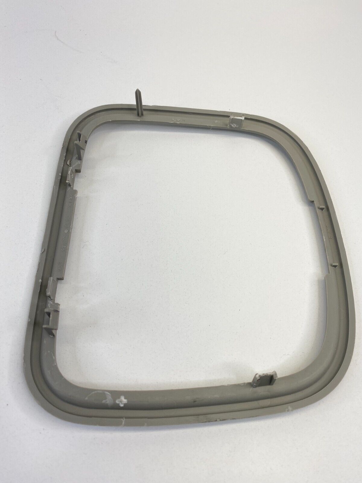 2008-2012 Chevrolet Malibu Reading Map Lamp Bezel Cover Surround 47200 0890 OEM