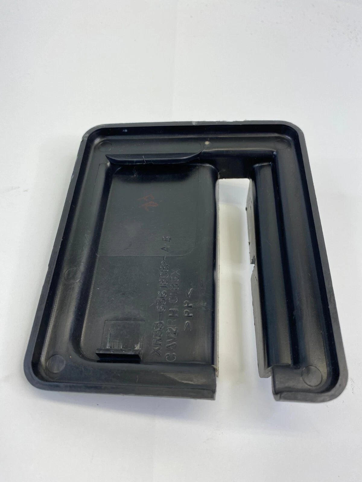1999-2004 FORD MUSTANG FRONT RIGHT SEAT TRACK BOLT COVER TRIM XR33-63618C82-AB