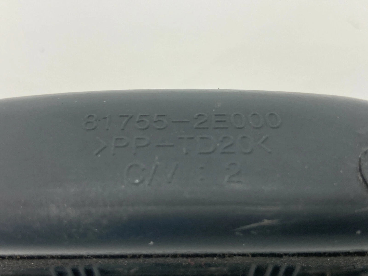 2006 - 2011 HYUNDAI ACCENT TAIL GATE PULL HANDLE COVER ASSEMNBLY 81755-2E000 OEM