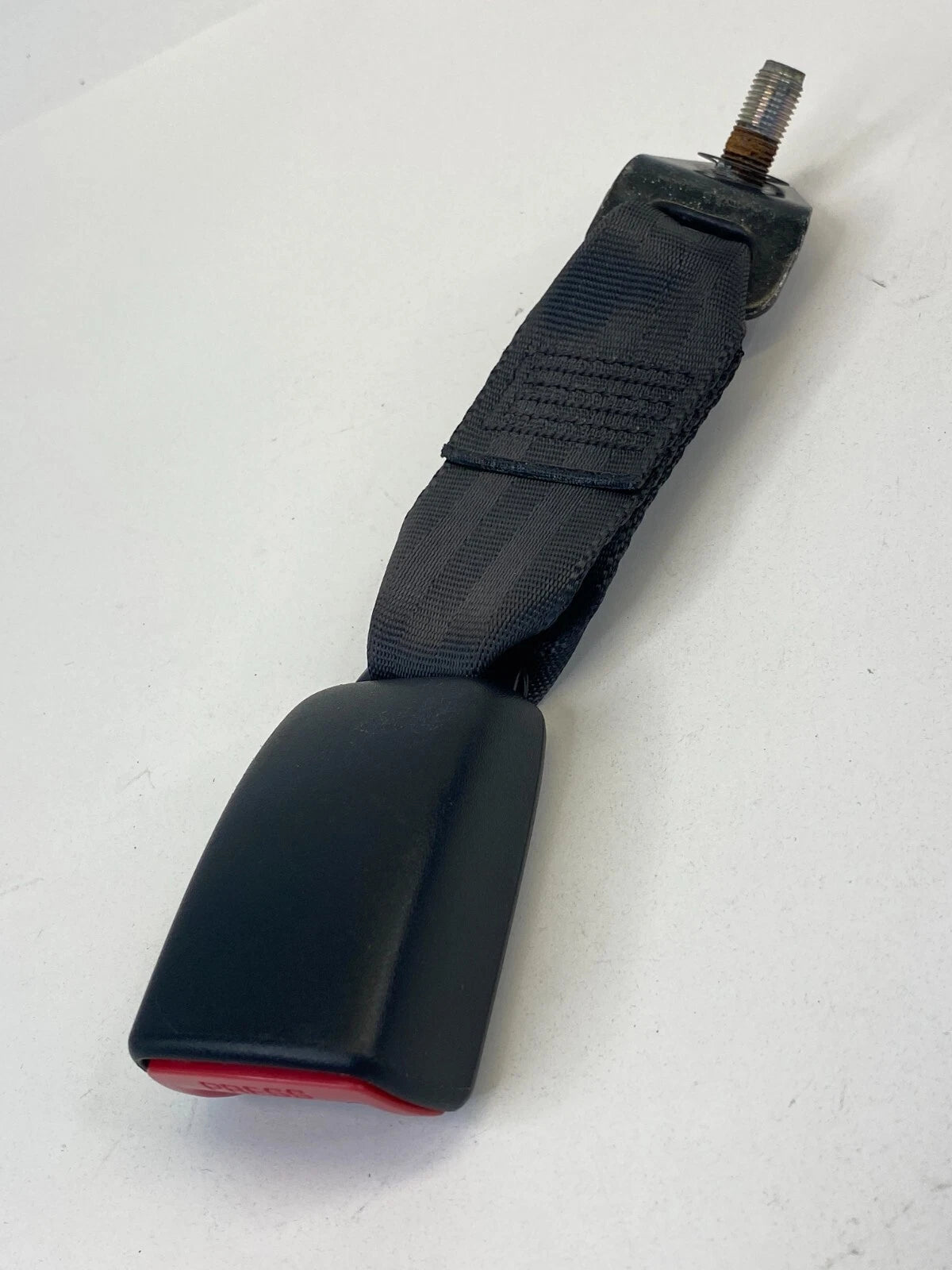 08-14 MITSUBISHI LANCER REAR CENTER SEAT BELT RECEIVER BUCKLE CONNECTOR E034501