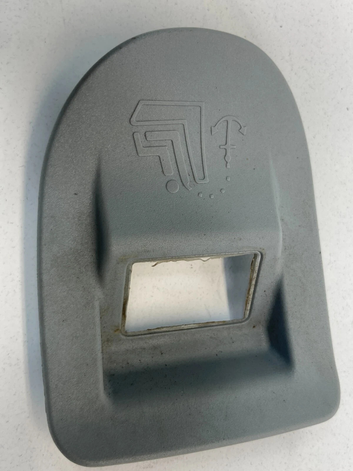 2000-2006 MERCEDES-BENZ S500 RIGHT CHILD SEAT SAFETY ANCHOR HOOK COVER TRIM OEM