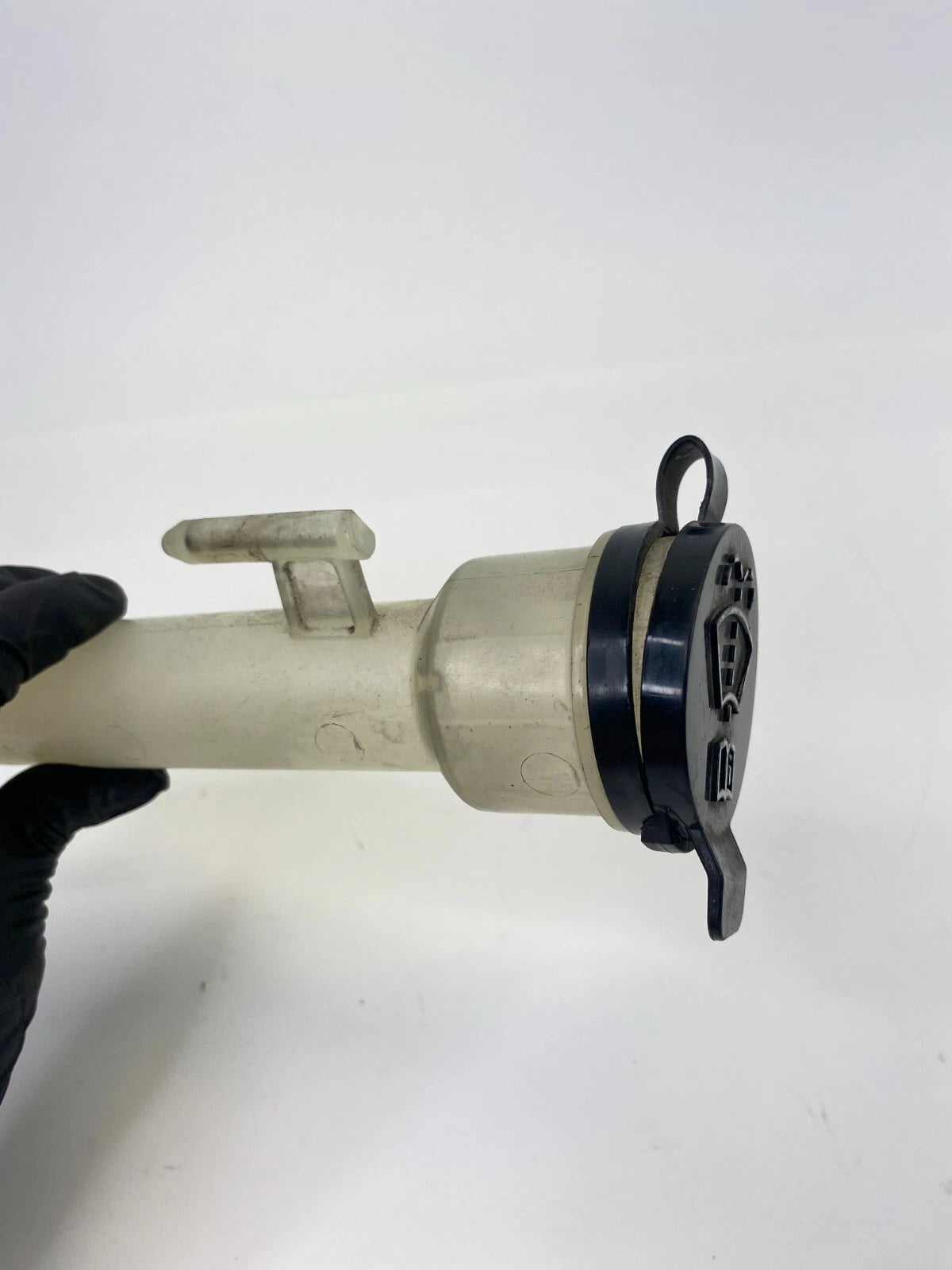2011-2016 CHEVY CRUZE WINDSHIELD WASHER FLUID RESERVOIR TUBE W CAP 95980613 OEM