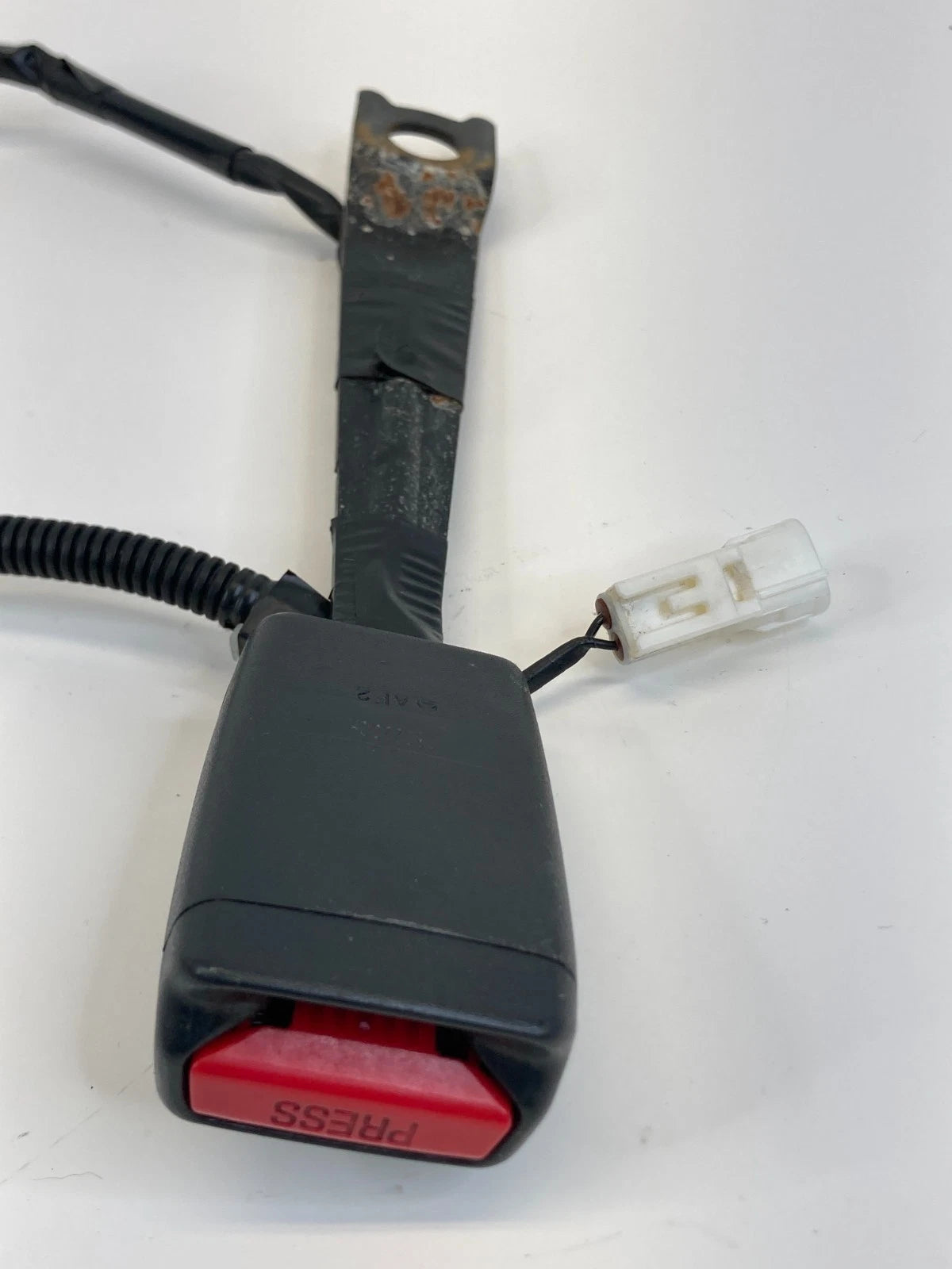 2008-2010 SCION XD FRONT RIGHT PASSENGER SIDE SEAT BELT BUCKLE OEM