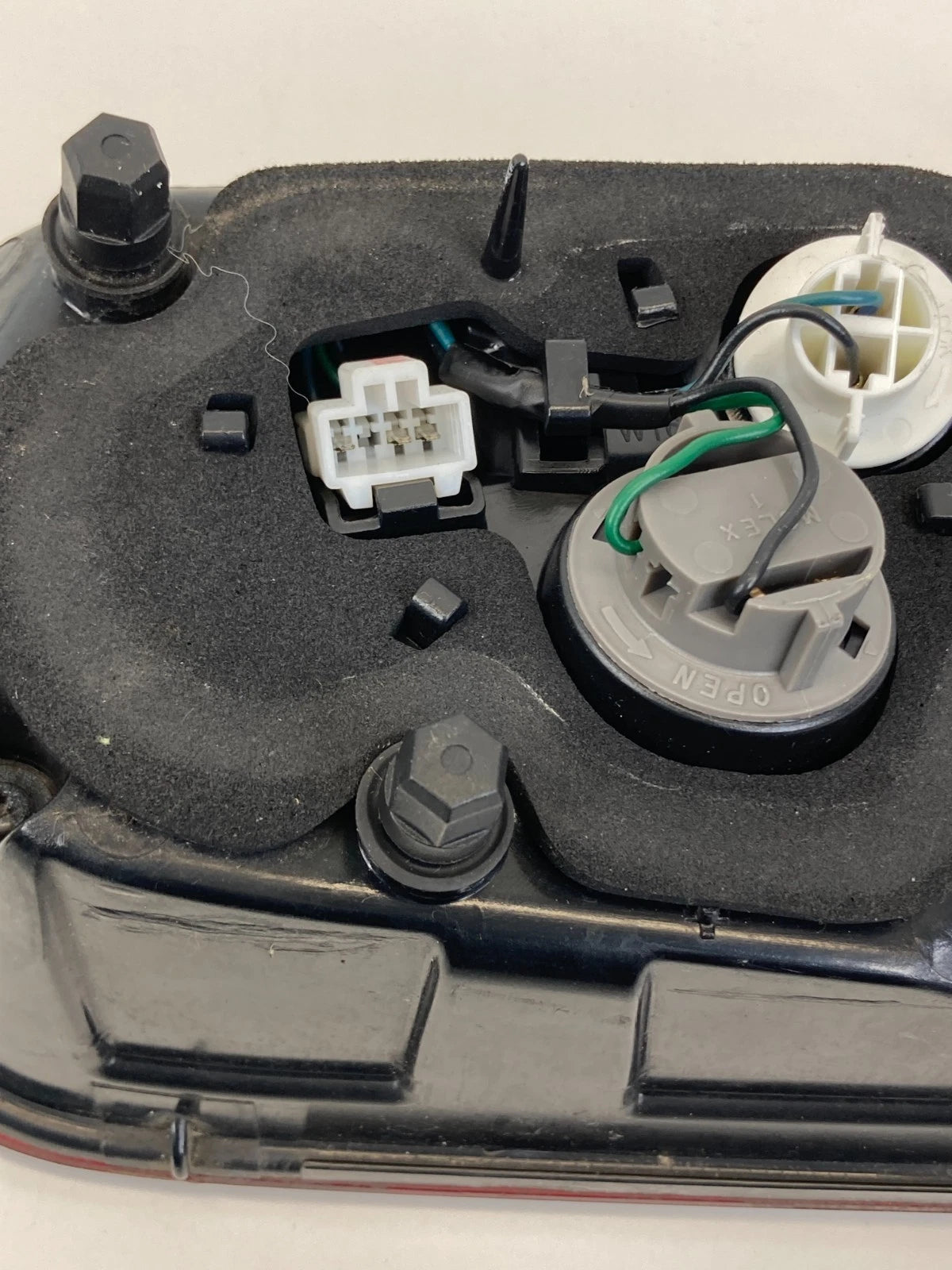 12-17 Kia Rio Sedan Left Driver Inner Trunk Lid Tail Light Taillight 924031W0