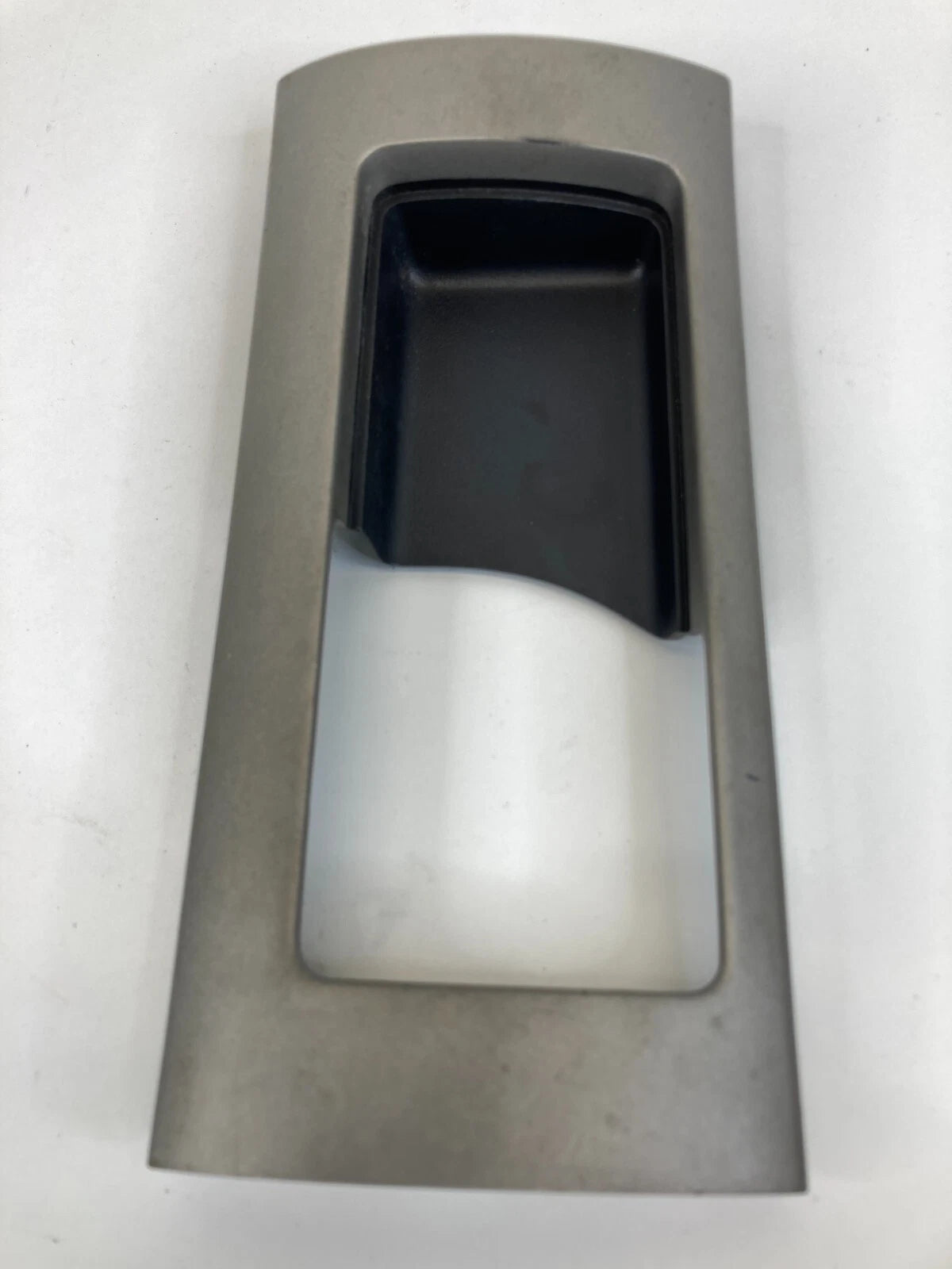 03-06 LINCOLN NAVIGATOR FRONT RIGHT INNER DOOR HANDLE BEZEL COVER 2L7X-782267