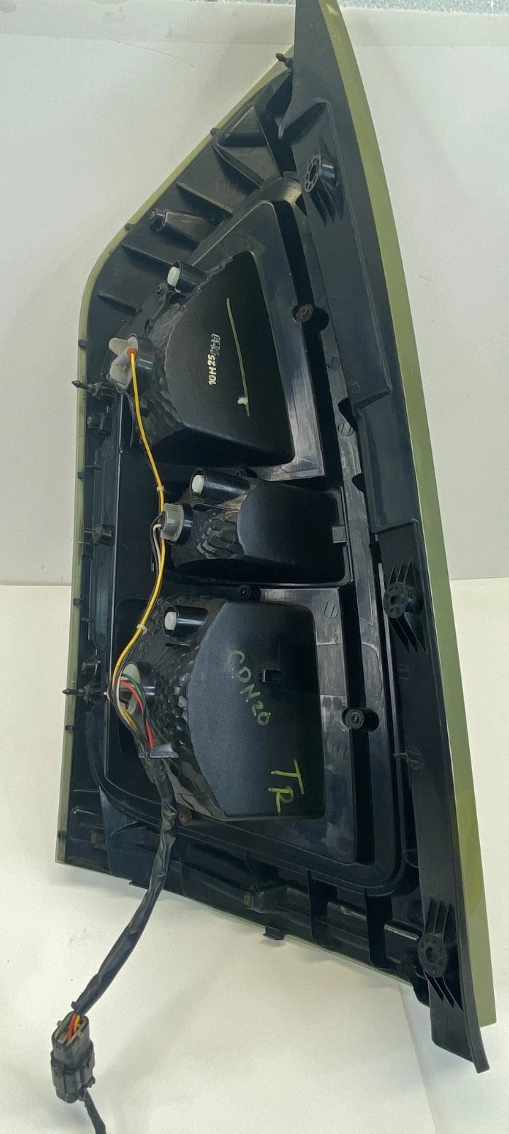2010 2011 KIA SOUL RIGHT SIDE TAIL LIGHT LAMP BRAKE ASSEMBLY OEM 92402-2K0R