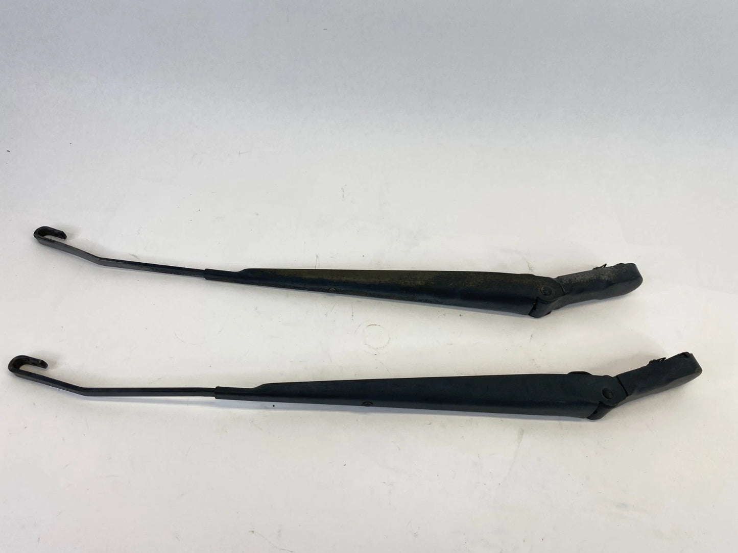 2002-2010 FORD EXPLORER FRONT LEFT & RIGHT WINDSHIELD WIPER ARM SET OEM