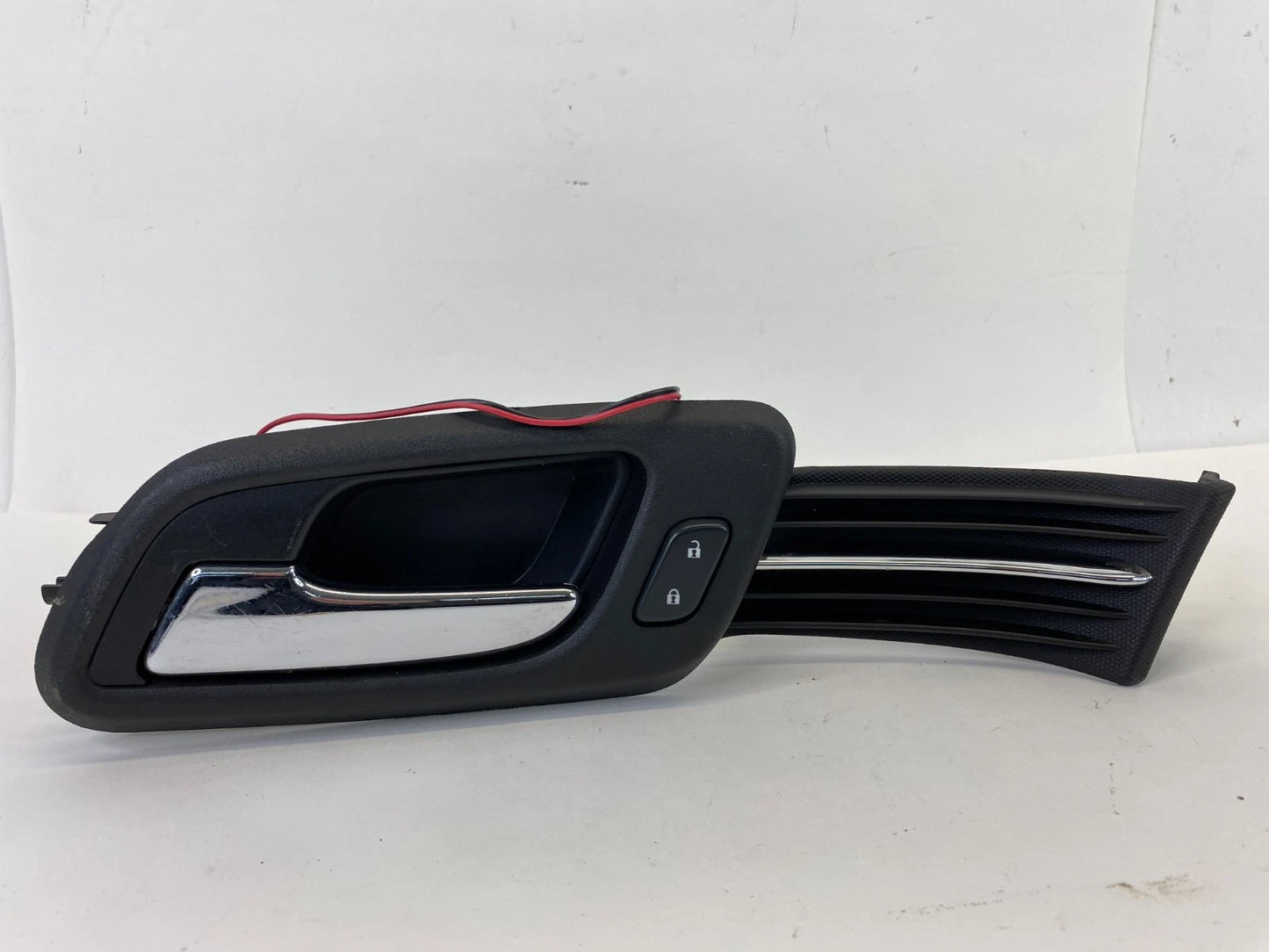 2014-2016 CHEVROLET MALIBU FRONT INNER DOOR HANDLE WITH DOOR LOCK SWITCH OEM