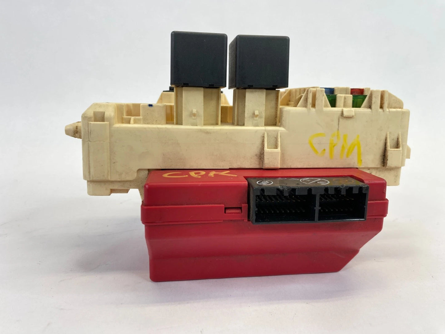 2000-2005 MITSUBISHI ECLIPSE CONVERTIBLE COUPE INTERIOR CABIN FUSE BOX MR490278