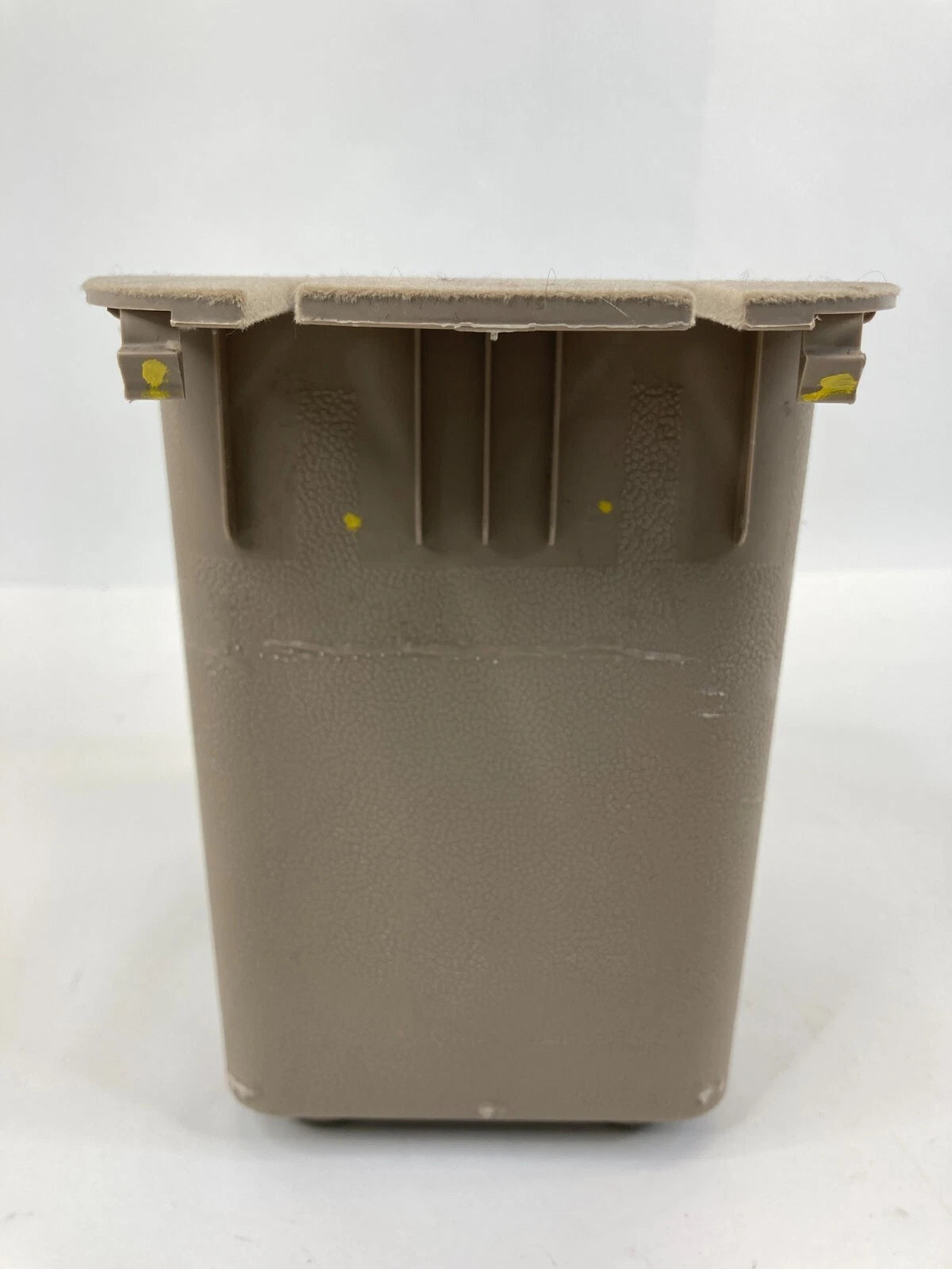 2005-2008 KIA SPORTAGE CENTER CONSOLE STORAGE COMPARTMENT BOX 84630-1F100 OEM