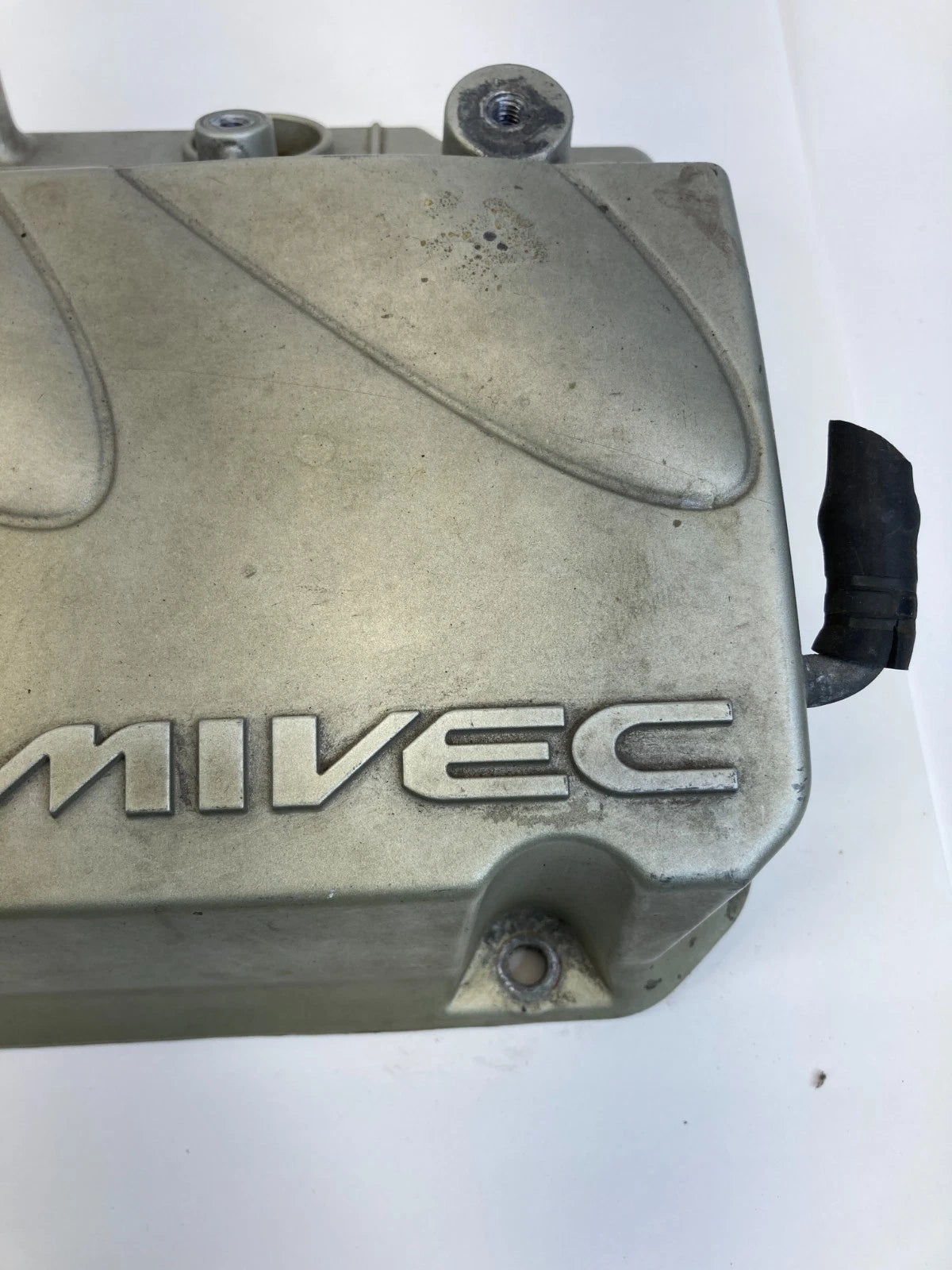 2004-2012 MITSUBISHI GALANT 2.4L ENGINE VALVE COVER LID MIVEC OEM