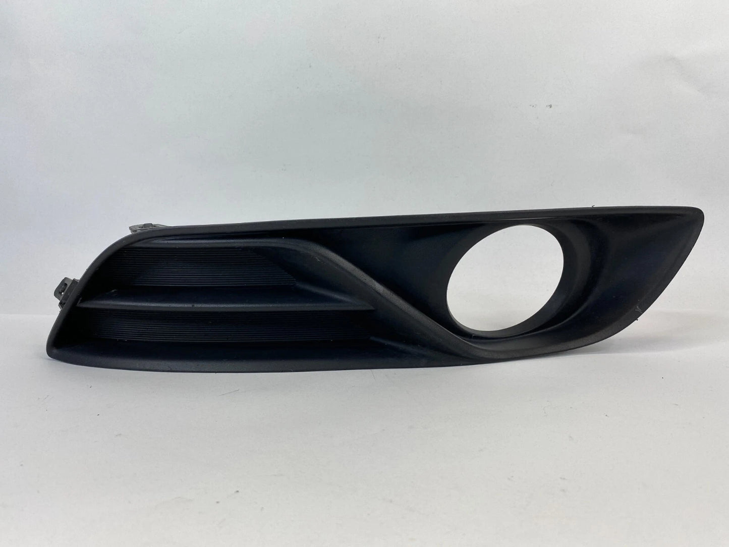 13-15 NISSAN SENTRA FRONT RIGHT SIDE FOG LIGHT LAMP BEZEL COVER TRIM 62256-3SH0A