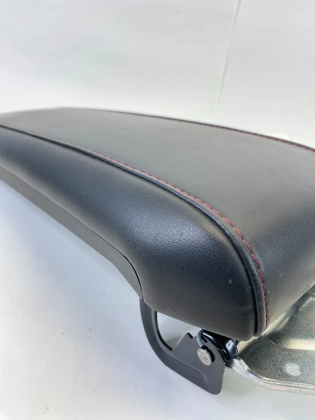 10-15 CHEVY EQUINOX GMC TERRAIN CENTER CONSOLE ARMREST ARM REST DOOR LID OEM