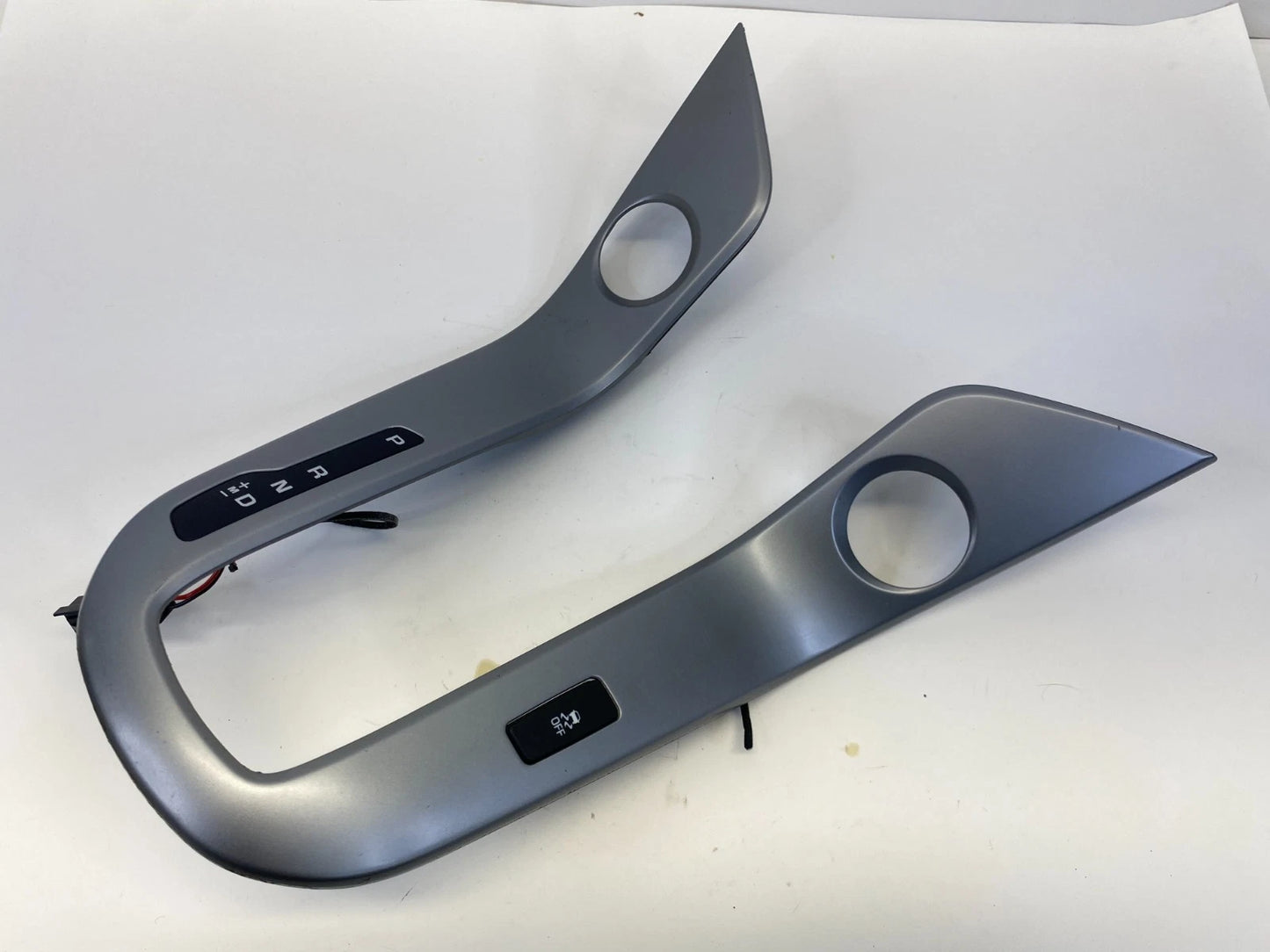 2011-2016 CHEVROLET CRUZE A/T CENTER CONSOLE SHIFTER TRIM BEZEL PANEL