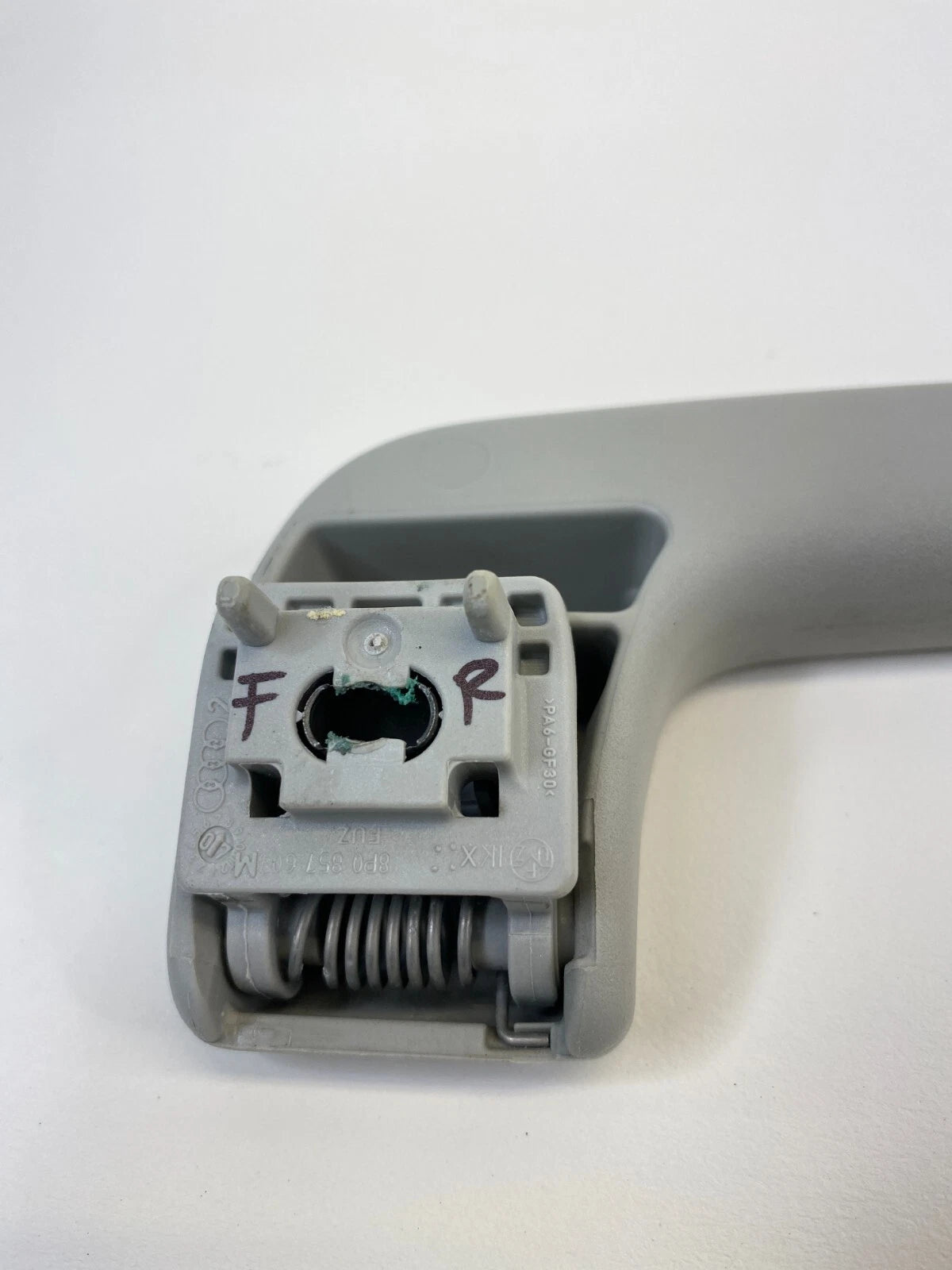 06-13 AUDI A3 FRONT RIGHT ROOF INTERIOR GRAB GRIP ASSIST HANDLE 8P0-857-607-M