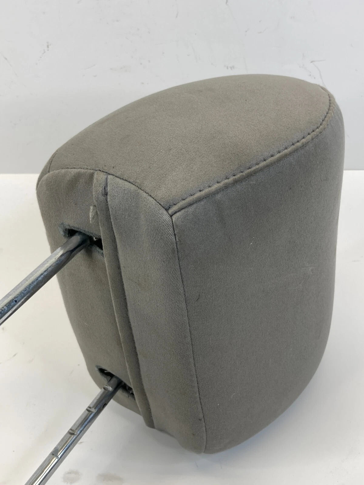 2007-2009 HYUNDAI SANTA FE FRONT LEFT DRIVER SIDE SEAT HEADREST HEAD REST OEM