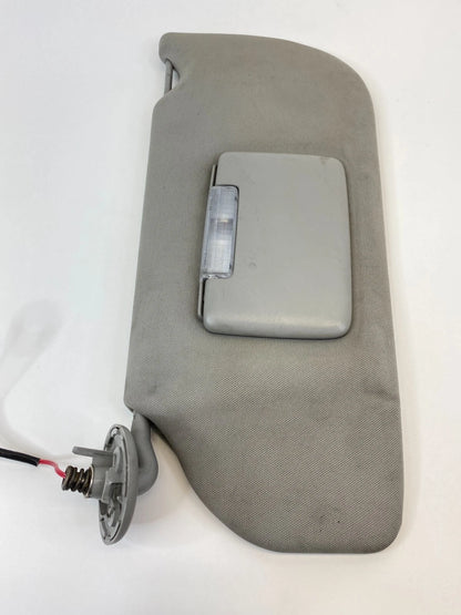2005-2007 BUICK TERRAZA LEFT DRIVER SIDE SUNVISOR SUN VISOR SHADE W/ LIGHT OEM