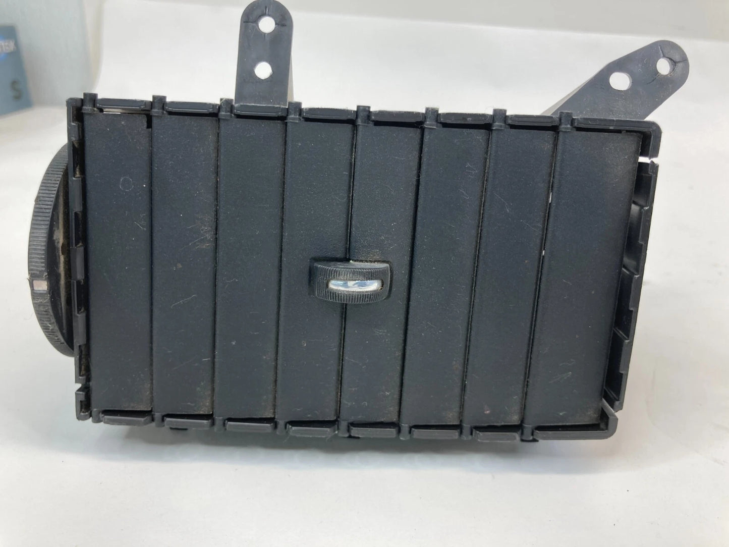 2008-2010 CHRYSLER TOWN & COUNTRY FRONT DASH CENTER RIGHT A/C AIR VENT 5028728AA