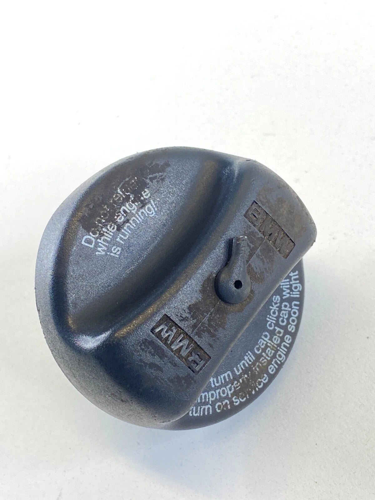 2001 02 03 04 2005 BMW 325I 325XI 330I 330XI FUEL FILLER GAS LID CAP COVER OEM